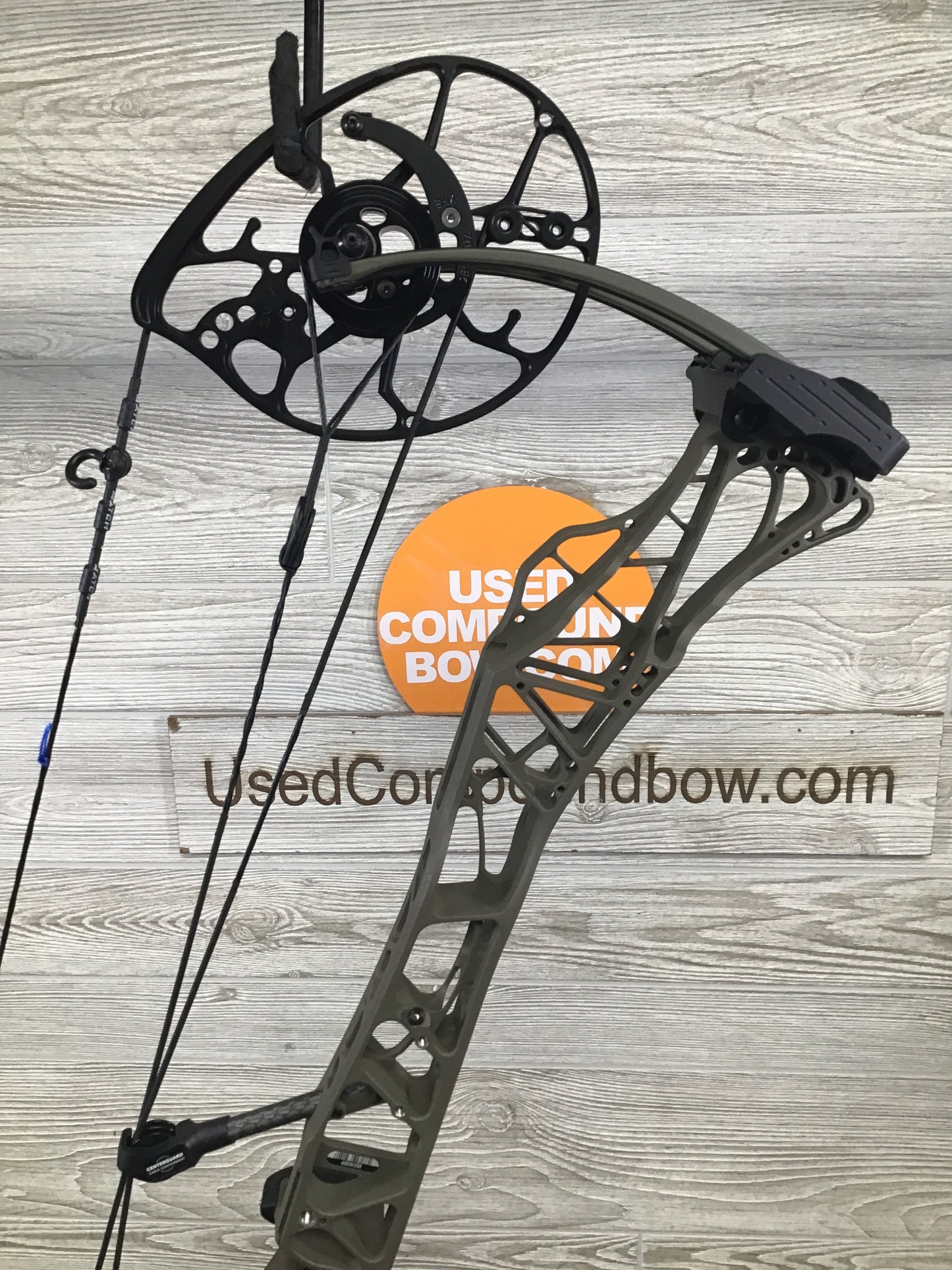 Used Mathews Lift X 29.5 Right Hand Ambush Green 26.5"/70#