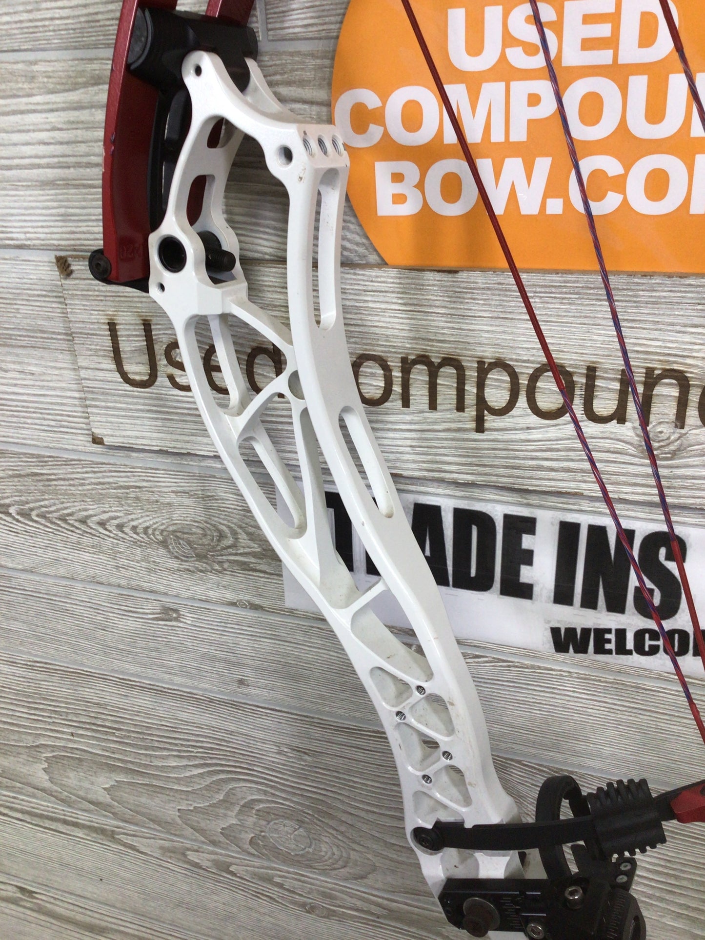 Used Bowtech Reckoning 38 Left Handed white/red limb Target bow
