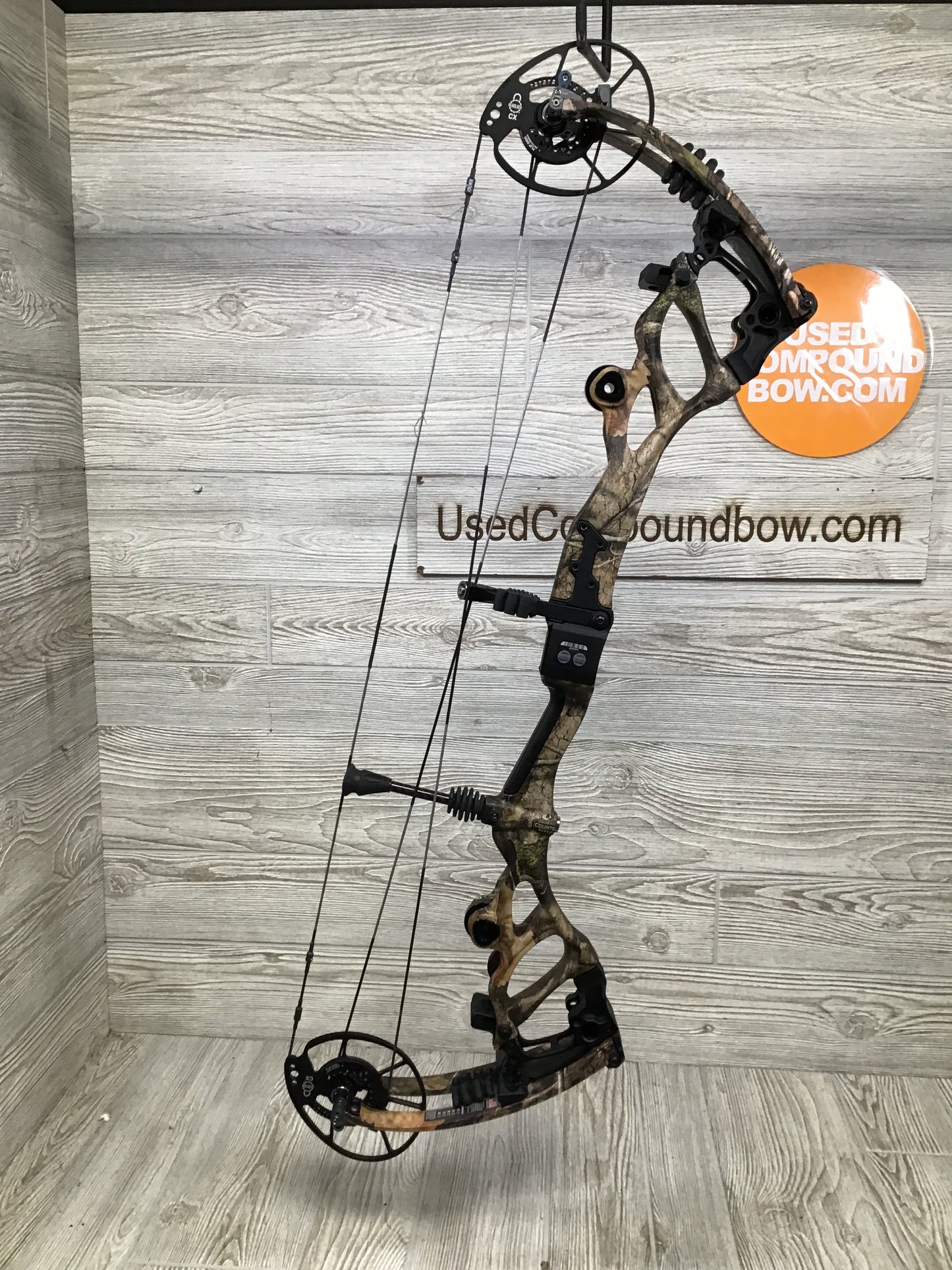Bowtech Carbon One X 60-70# Right Hand Mossy Oak Country DNA