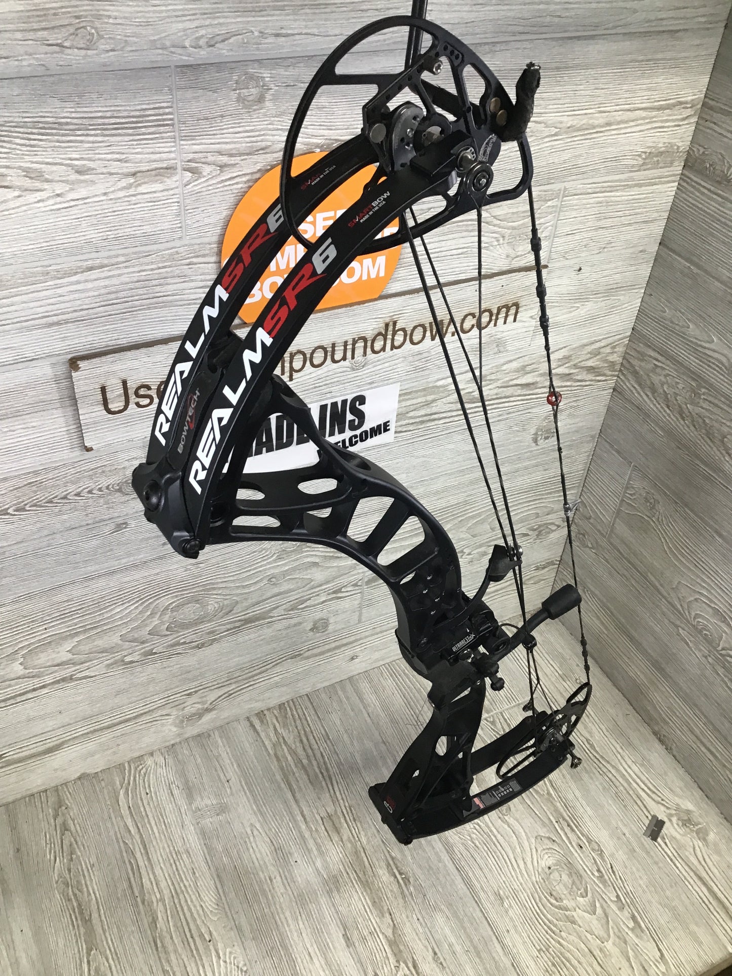 Used Bowtech Realm SR6 Left Hand Black 50-60#