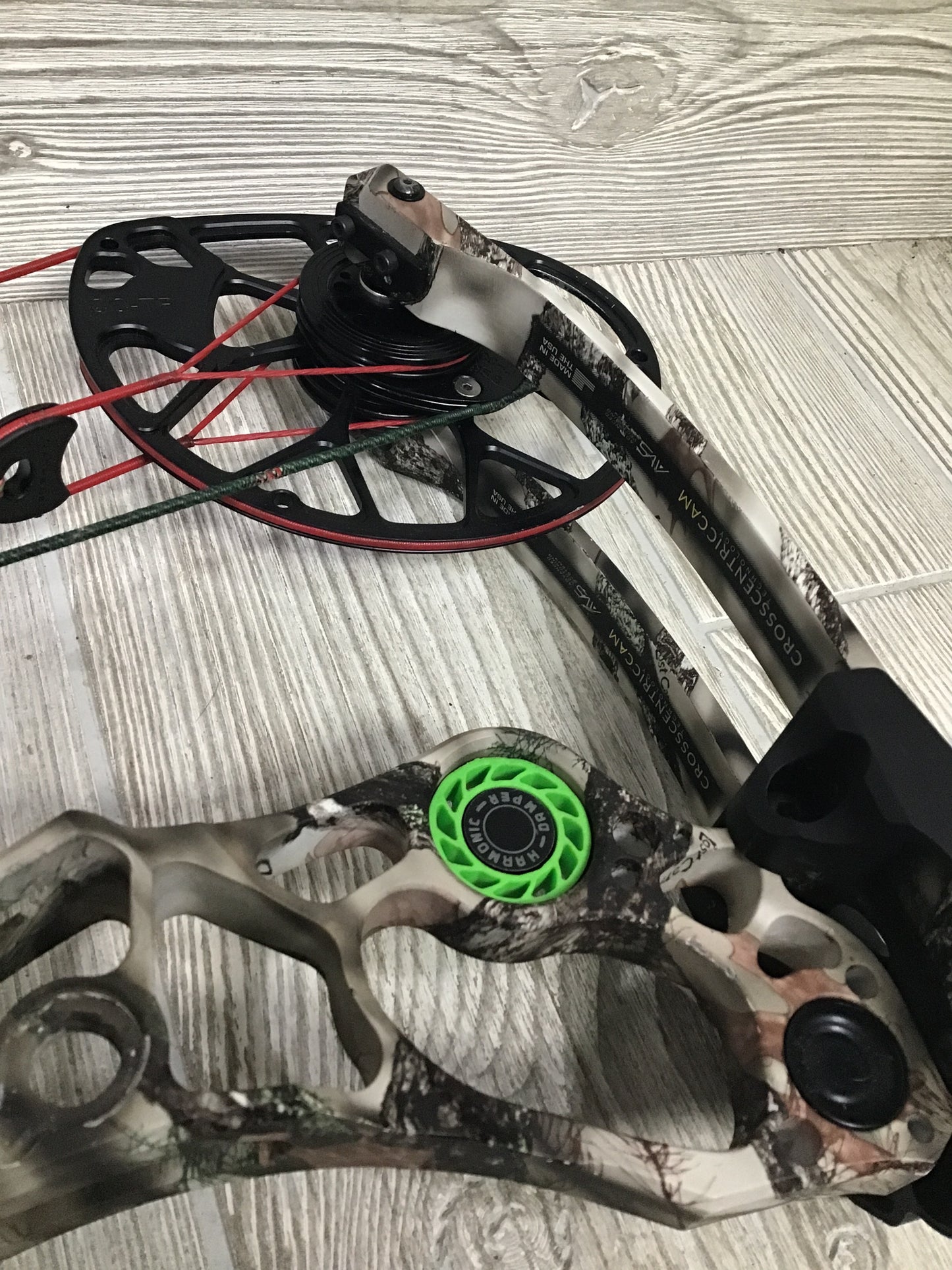 Used Mathews Halon 6 RH 27"/70# Lost Camo
