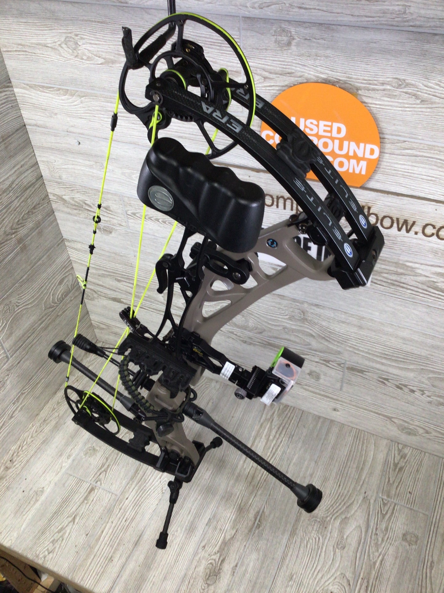 Use Elite Carbon Era Right Handed 65lb Sienna Brown Bow Package