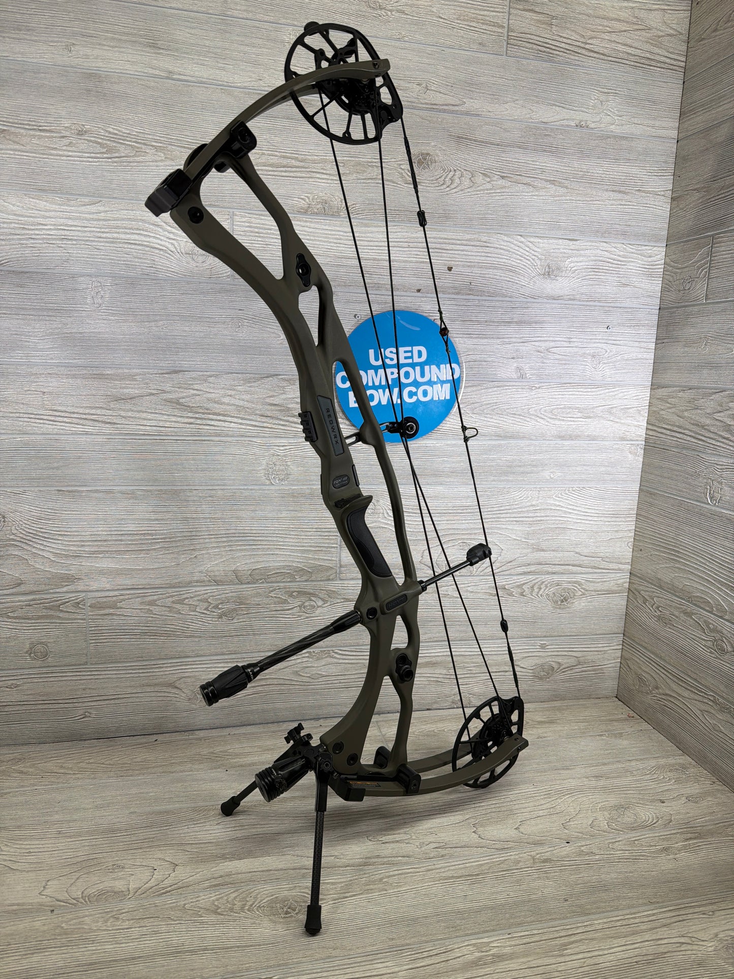 Used Hoyt Carbon RX-8 Ultra Right Hand 30" 70lb Wilderness Bow
