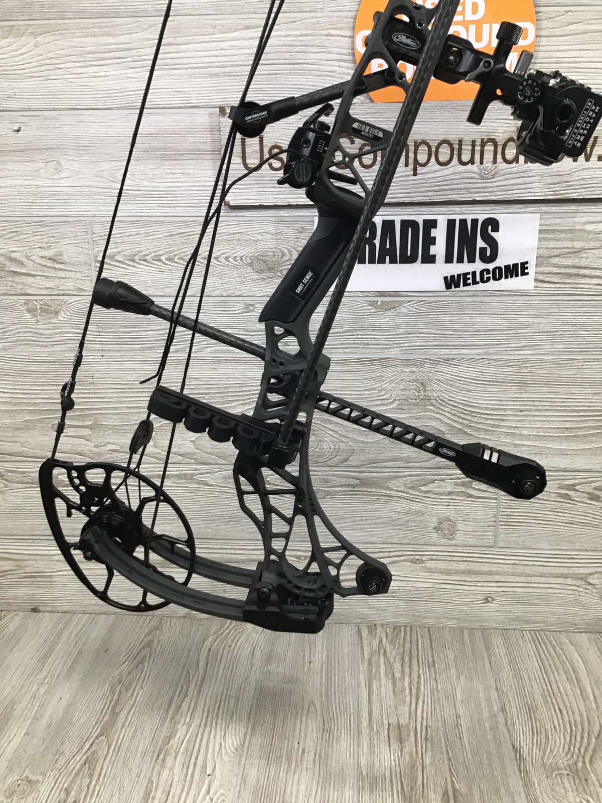 Used Mathews Lift X 29.5 Right Hand Shale 28.5/70 Loaded Pkg