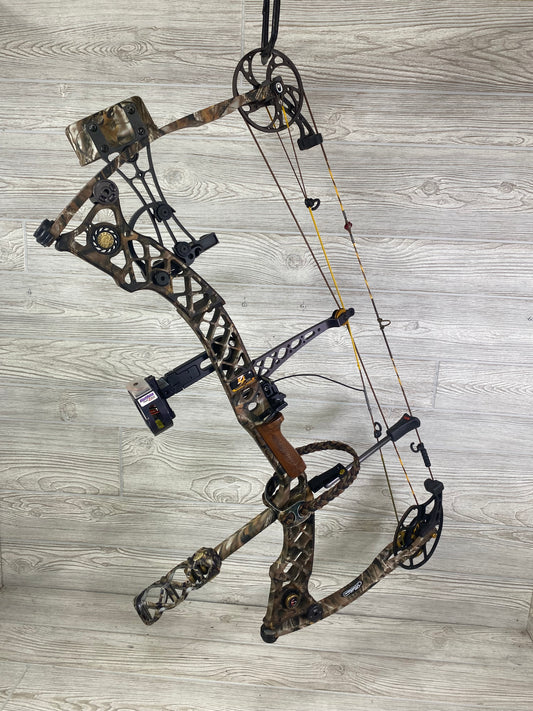 Used Mathews Z9 Right Handed 60-70lb 32" Bow Pkg