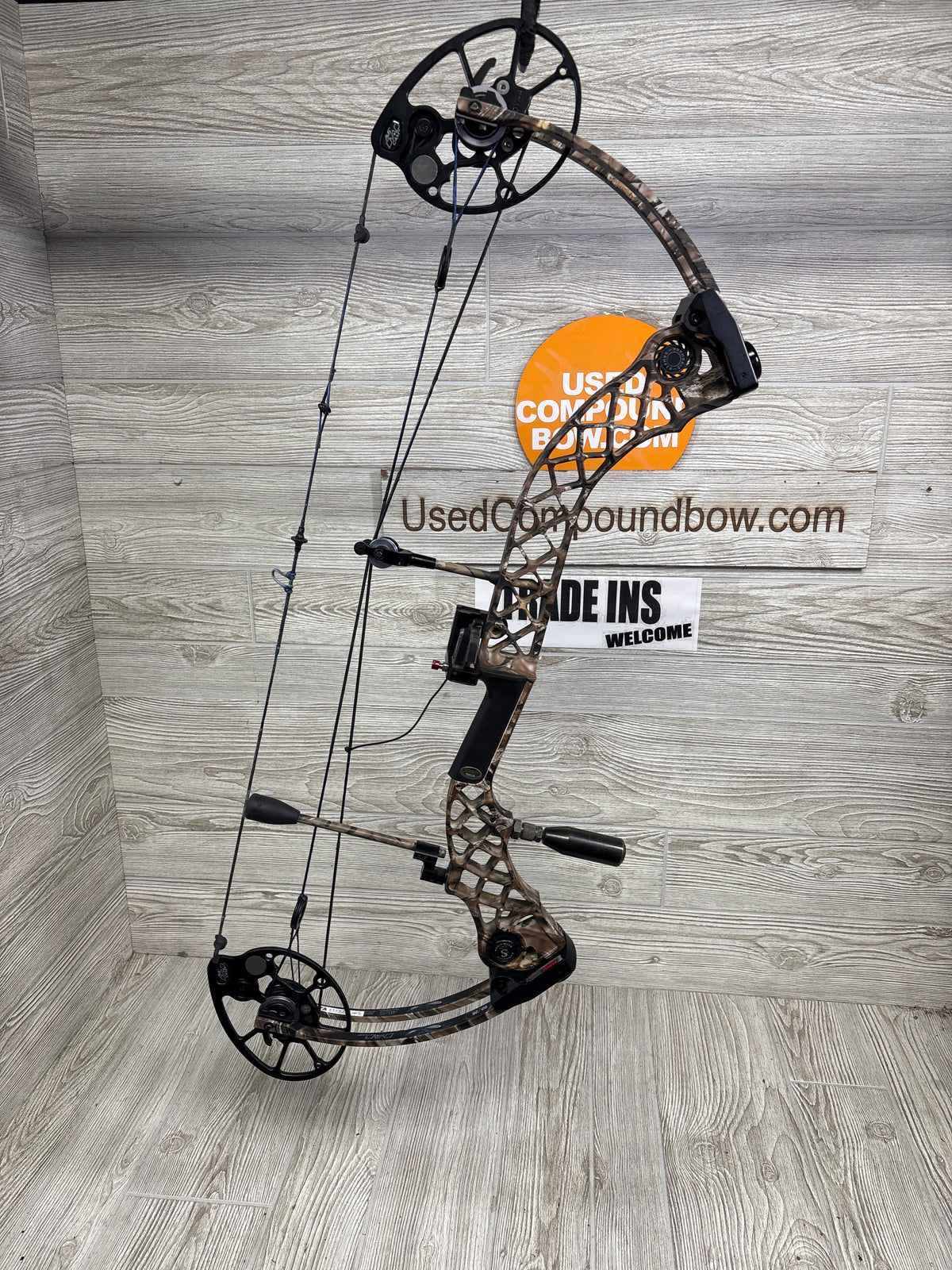 Used Mathews Chill 28/60 lost camo Left Handed