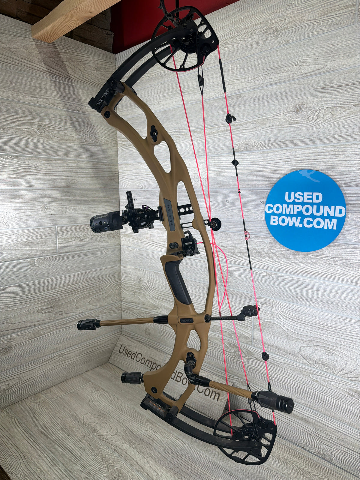 Used RX-9 Ultra 29" 70lb LOADED Bow Pkg