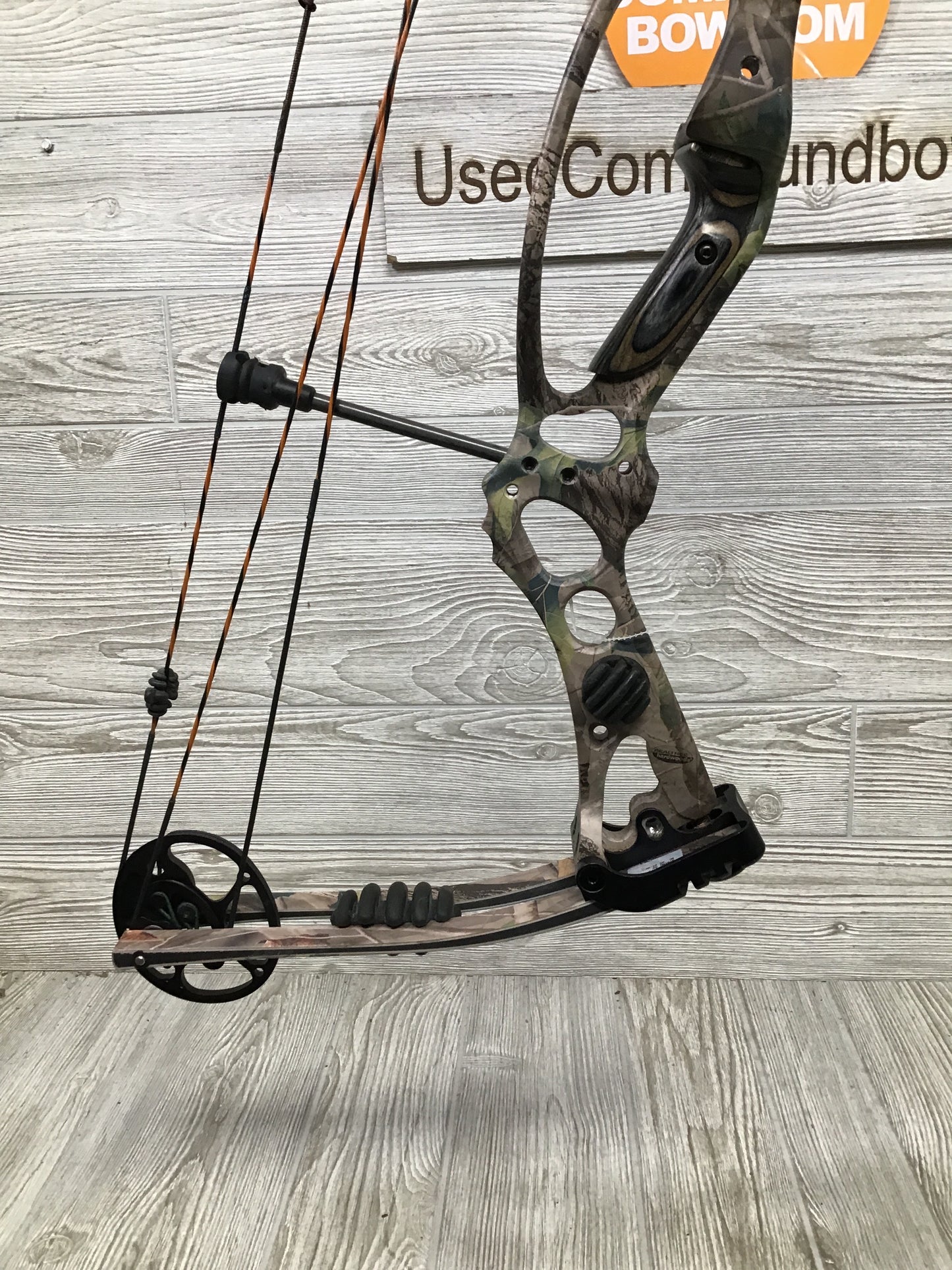 Used Hoyt Vectrix RIght Handed 27.5/70 Camo
