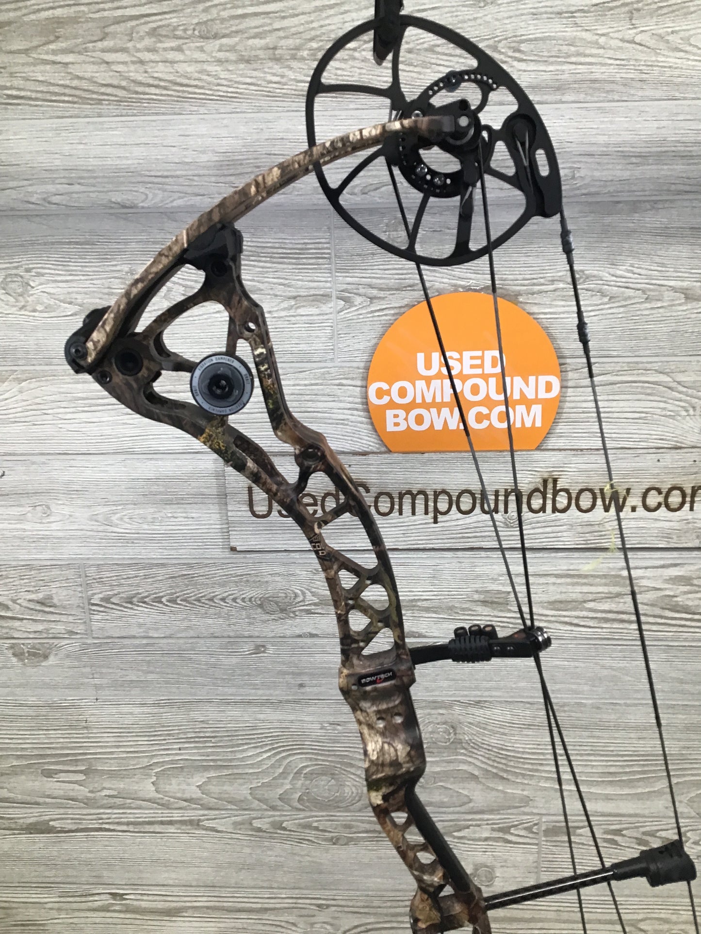 NEW Bowtech CP30 RH Mossy Oak 60-70