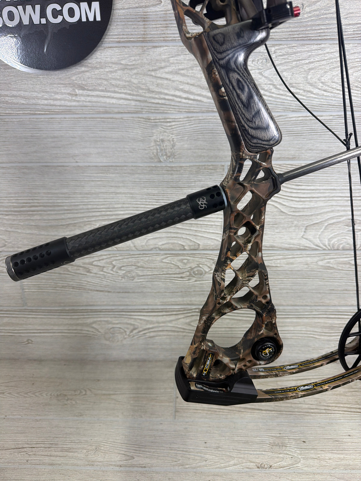 Used Mathews No Cam HTR  RH 29" 50lbs Camo Riser/ Camo Limbs PKG