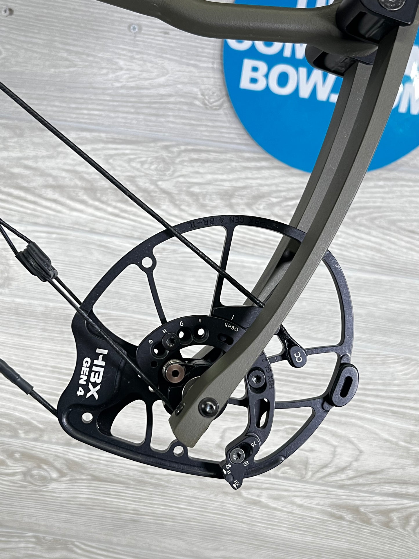 Used Hoyt RX-9 Ultra Right Handed 60-70# Wilderness 27.5/70