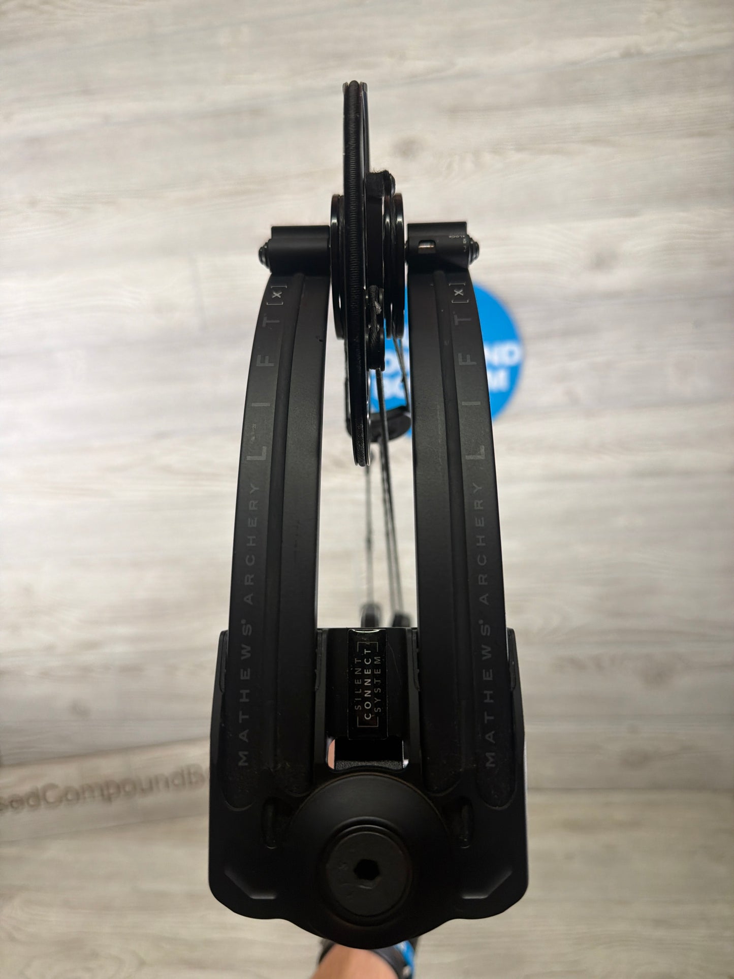 Used Mathews LIFT X 33 30" 70lb Left Hand Black Bow