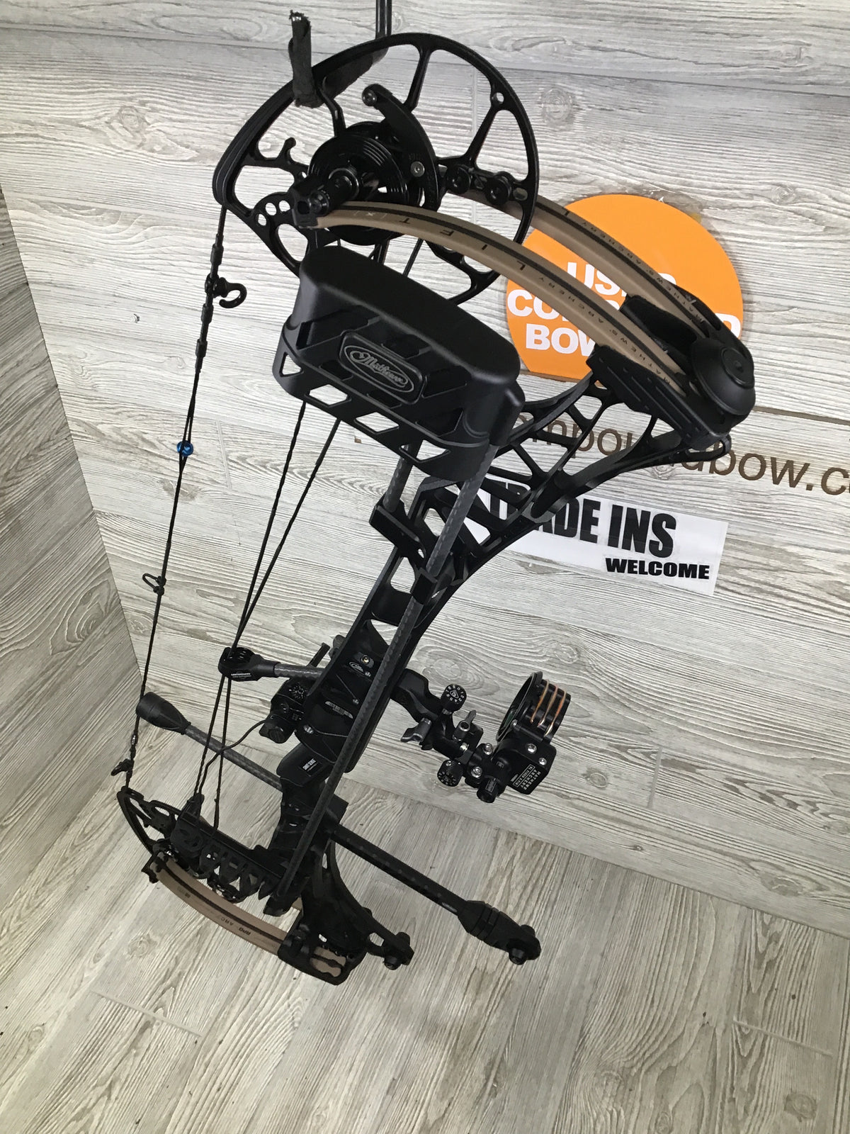 Mathews Lift X 29.5 RH Black Riser/Earth limbs Bow Loaded Pkg