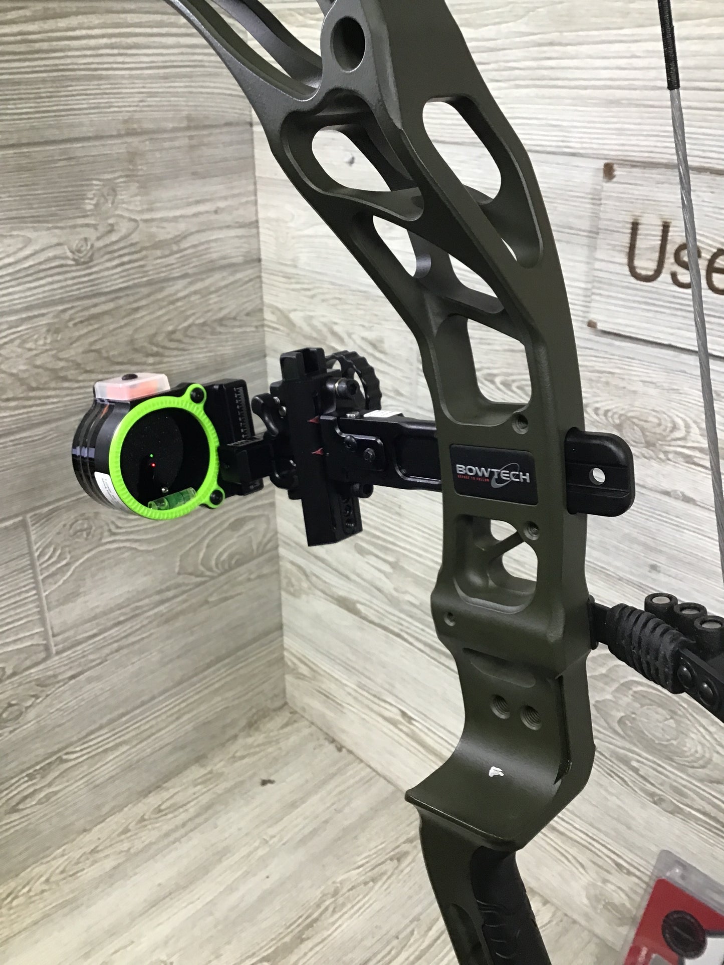 Bowtech Core SR 60-70lbs Right Hand OD Green with Centermass Black gold dual Track sight