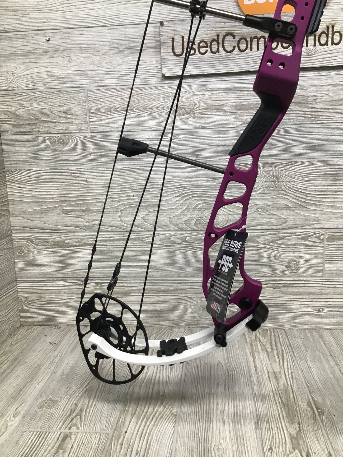 NEW IN BOX W/Warranty PSE Shootdown Pro E2 70# RH Purple Target Bow