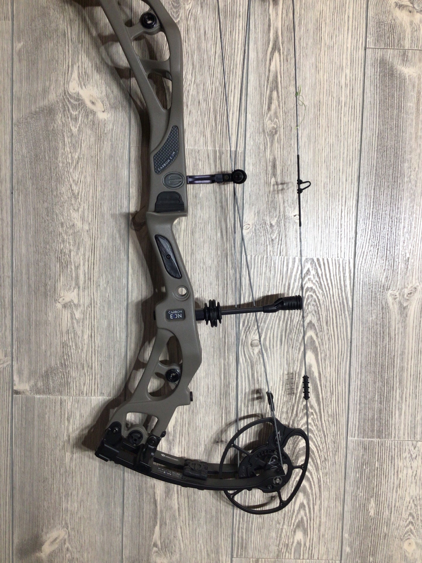 Used Elite Eon Carbon Sienna Brown RH 70lbs