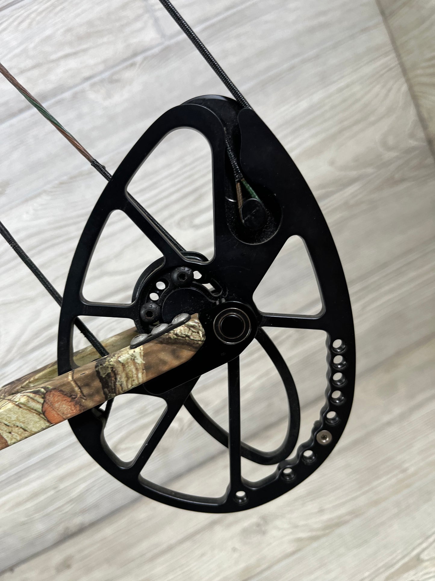 Diamond Outlaw Camo Right Handed Package 60-70#