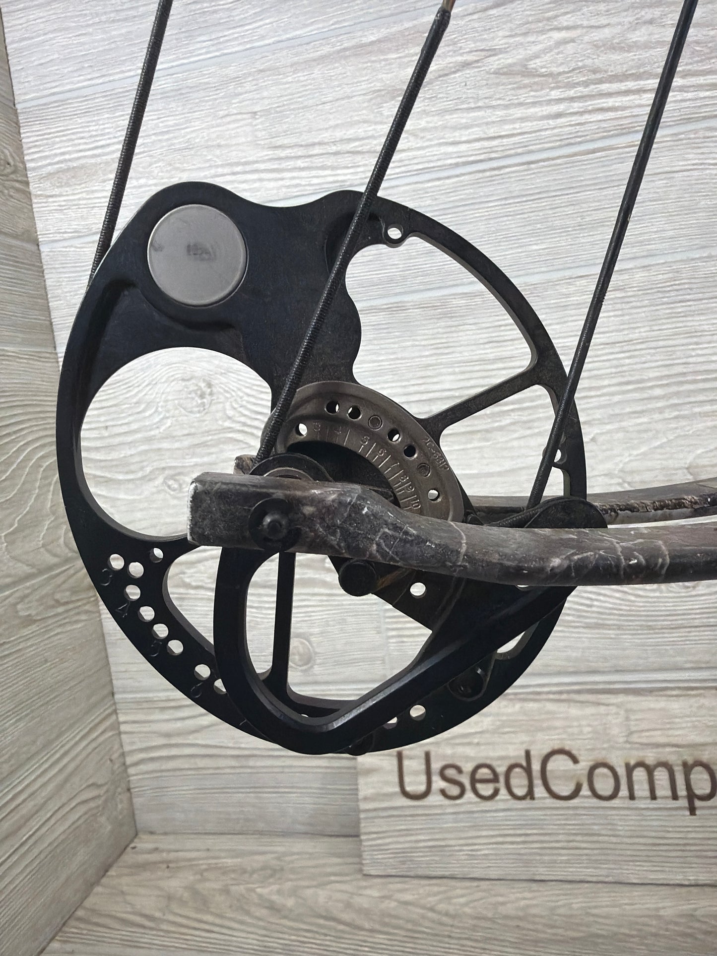Used Bear Marshall TK 29" 70lb Right Hand camo bow pkg