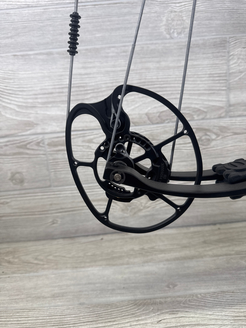Elite Omnia Right Hand 70lb OD Green