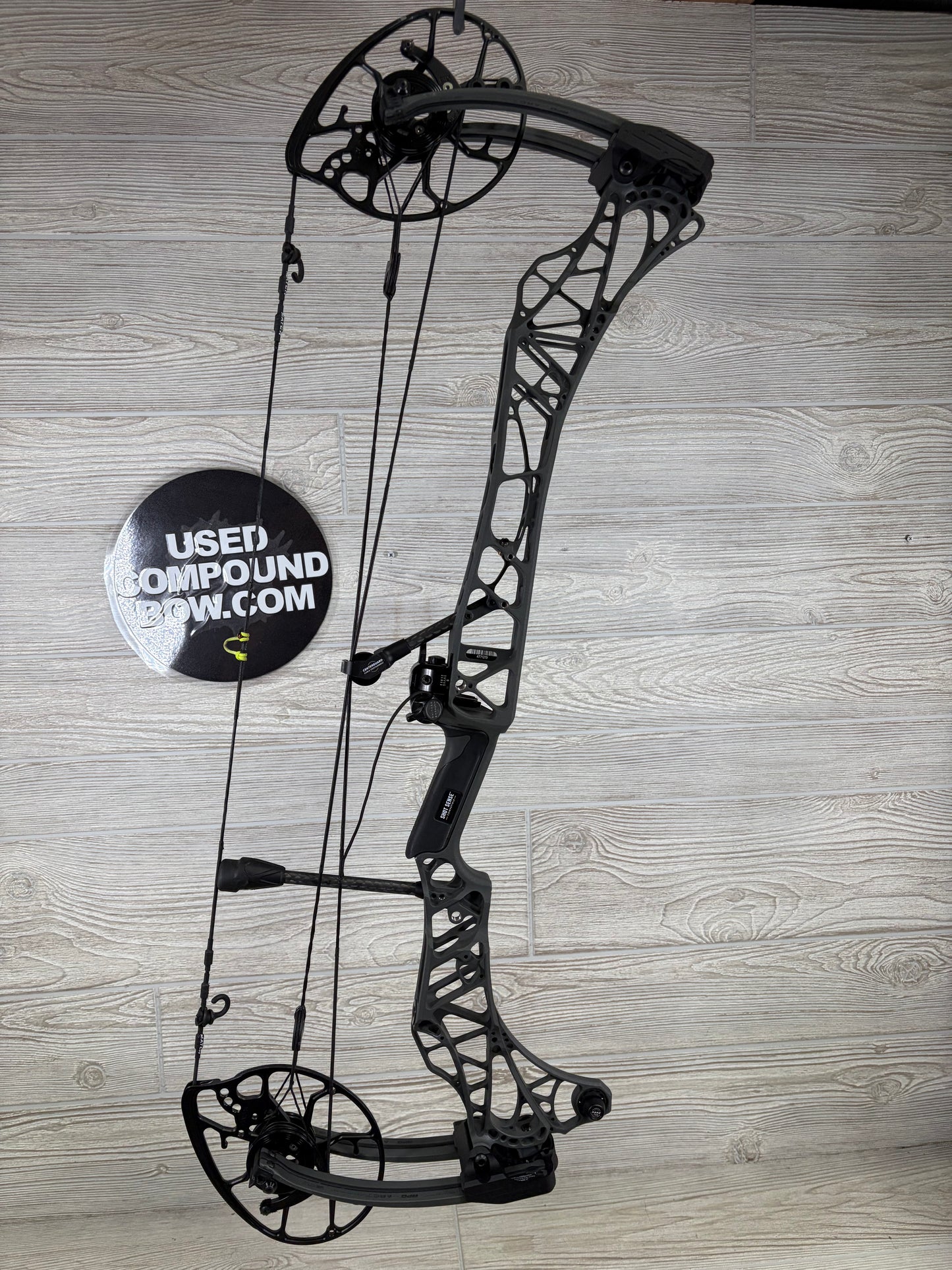 Used Mathews Lift X 29.5 Right Handed Shale with Mathews MX Rest