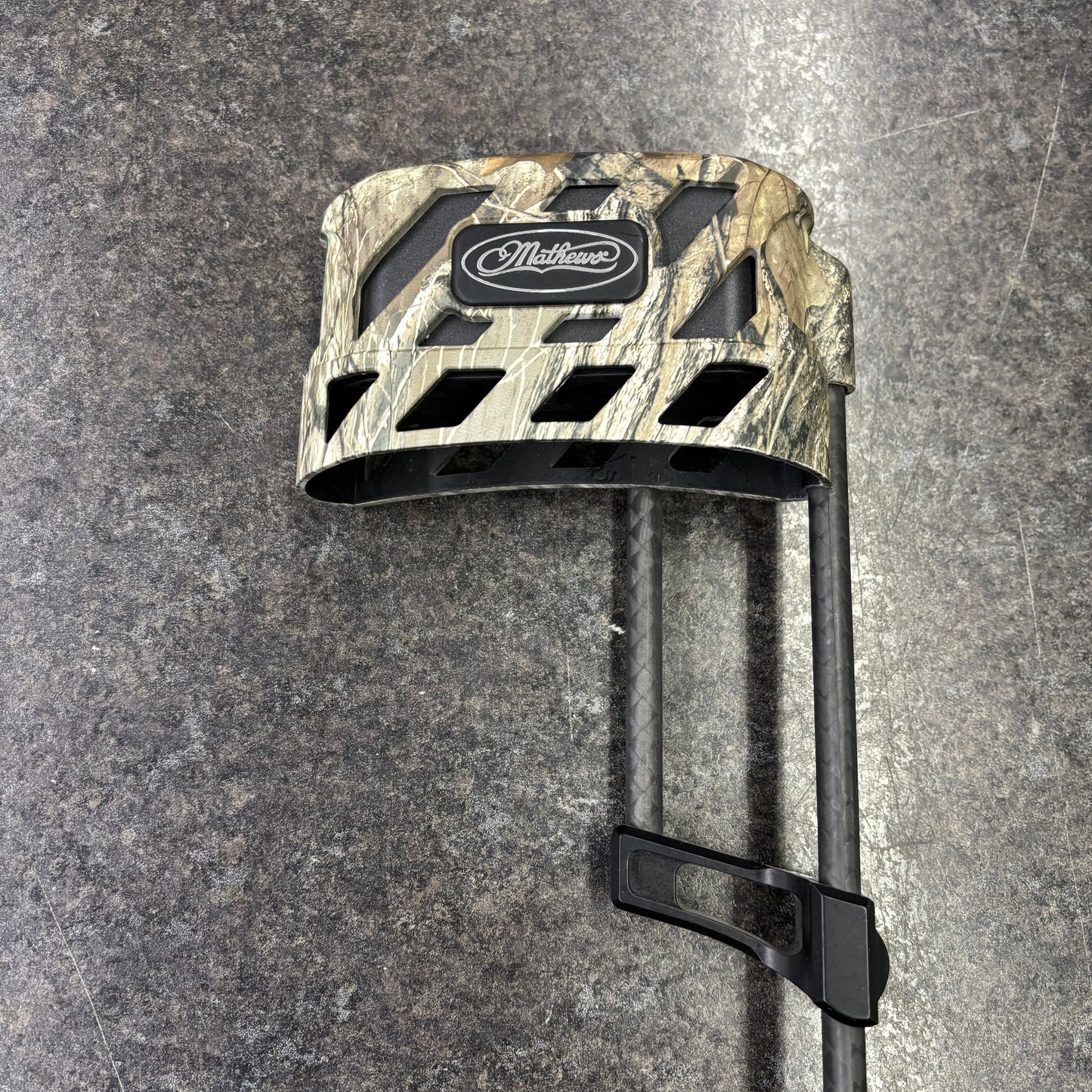 Used Mathews LowPro Detachable Right Hand Quiver Realtree
