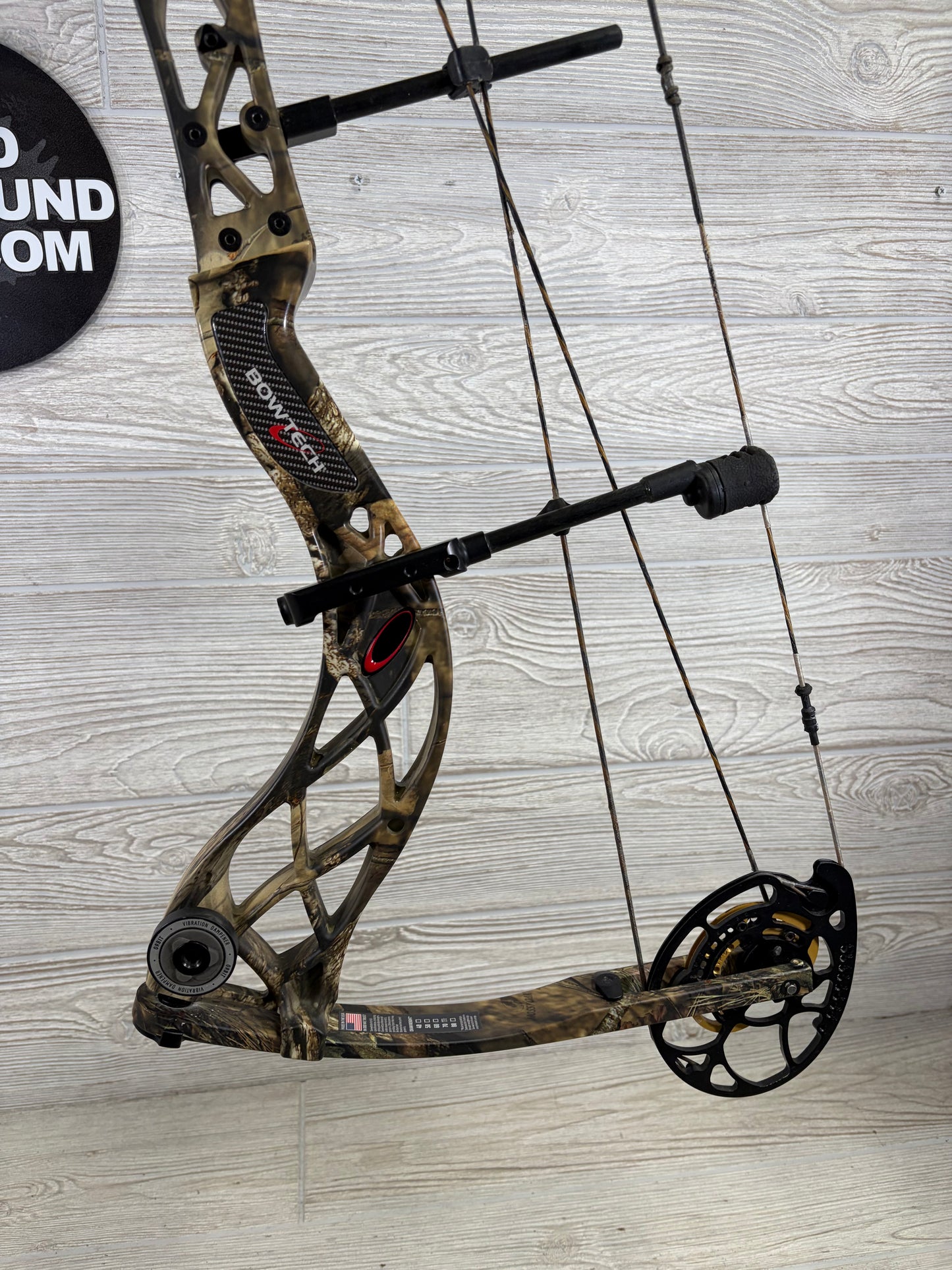 Bowtech Carbon Icon Right Handed 60-70# Camo