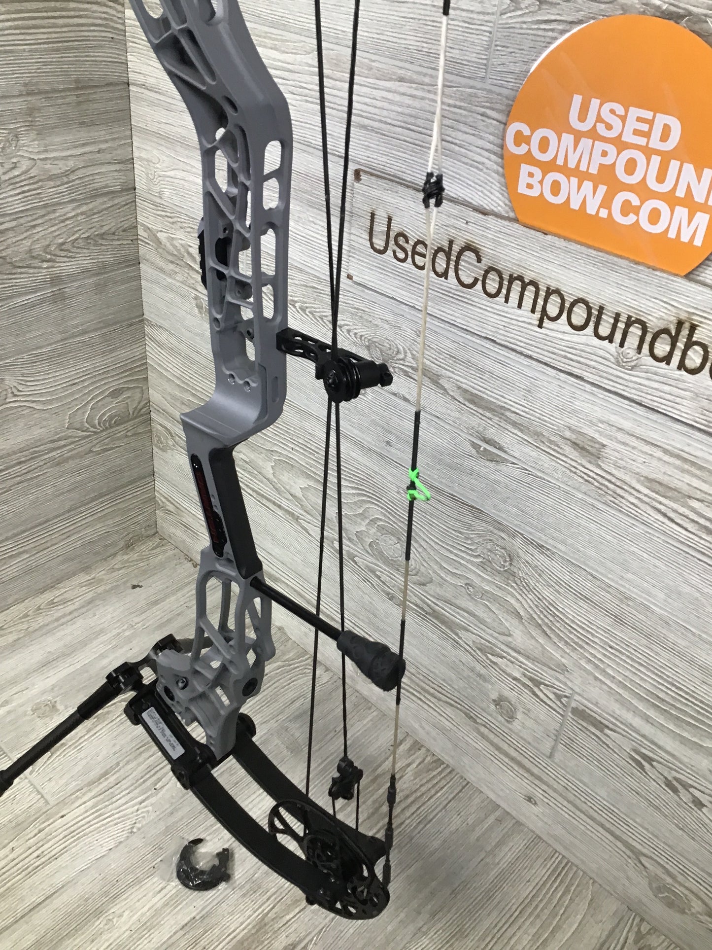 Used Darton Tritech 31 Right Handed Stone Grey W/ Limb Legs