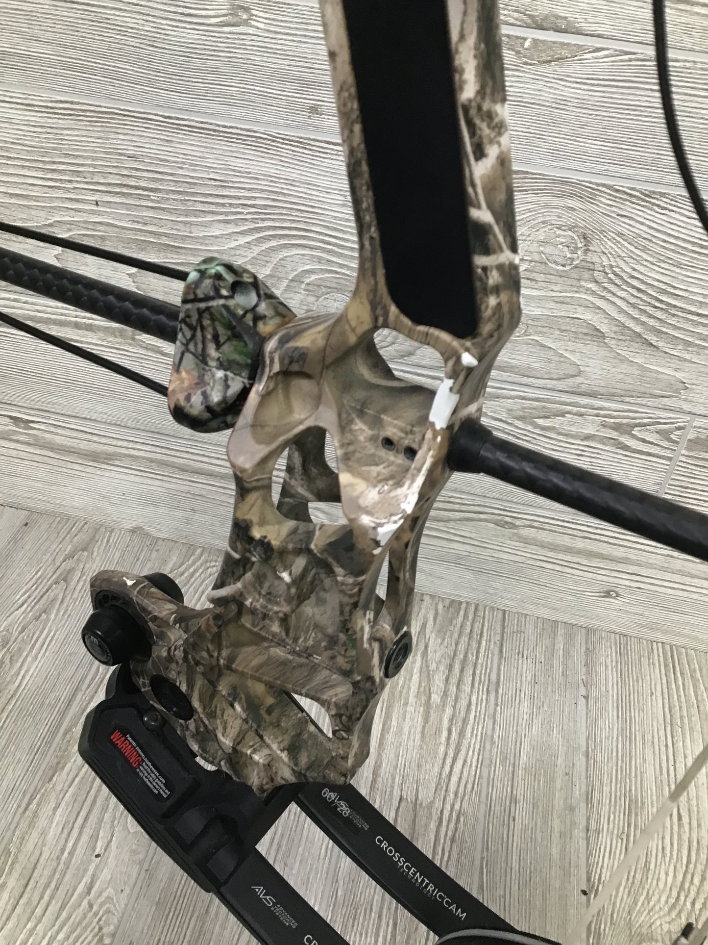 Used Mathews Traverse LH 60lbs Realtree dipped Package
