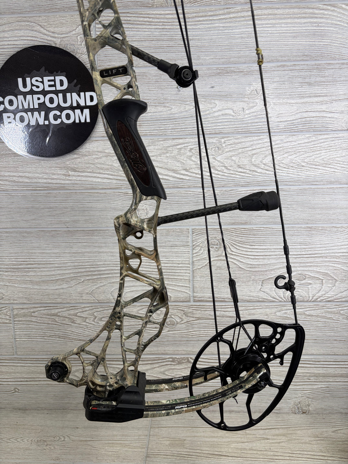 Used Mathews Lift 29.5 Right Handed RealTree Camo