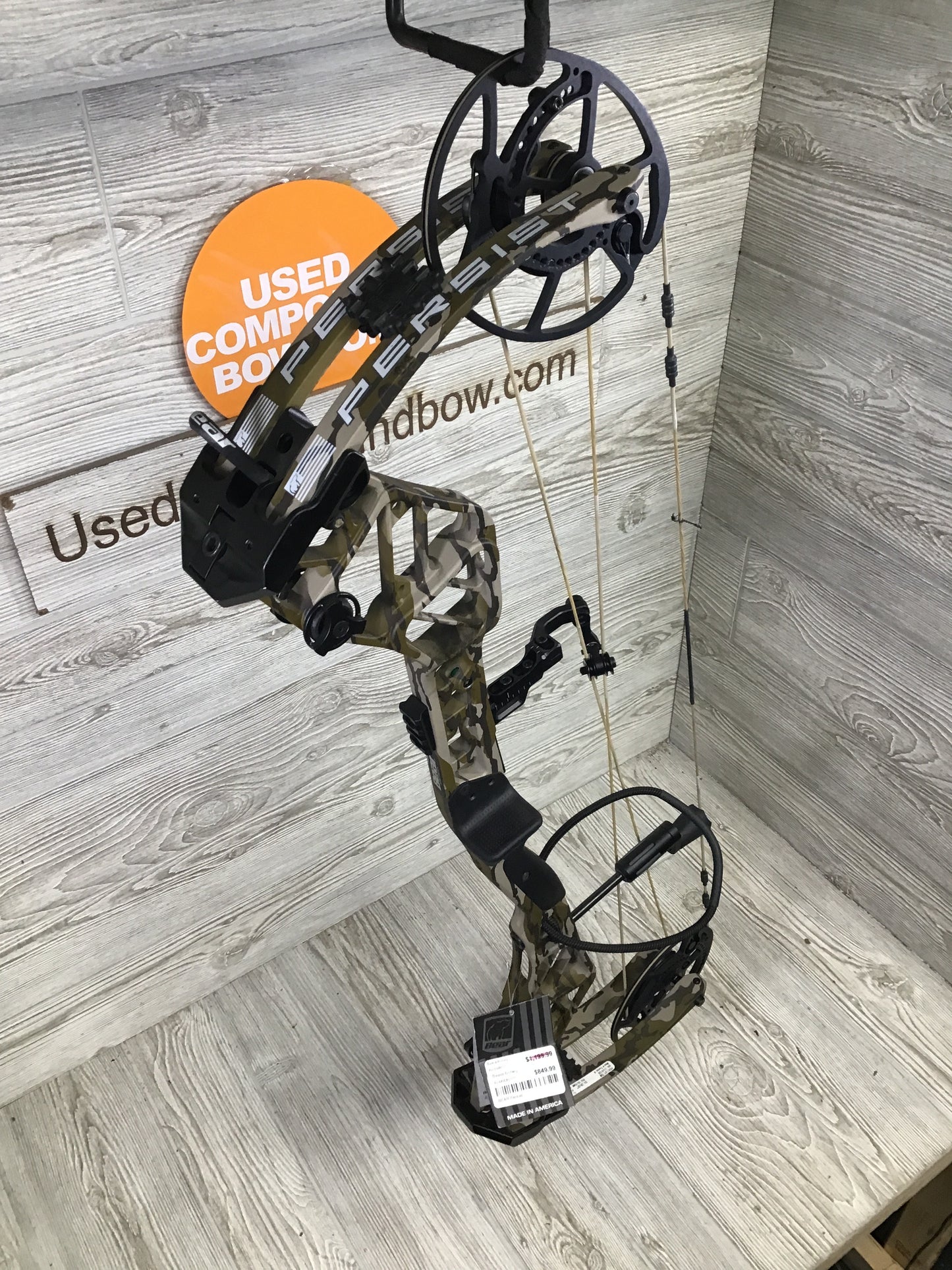 Brand New Bear Persist 60-70# right Handed Bottomlands
