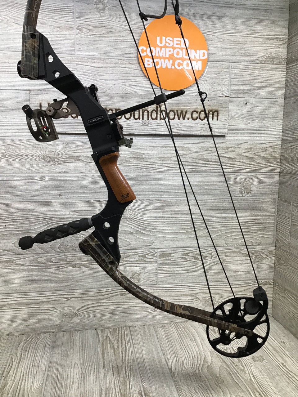 Mission X3 Right handed bow Package 28/70#