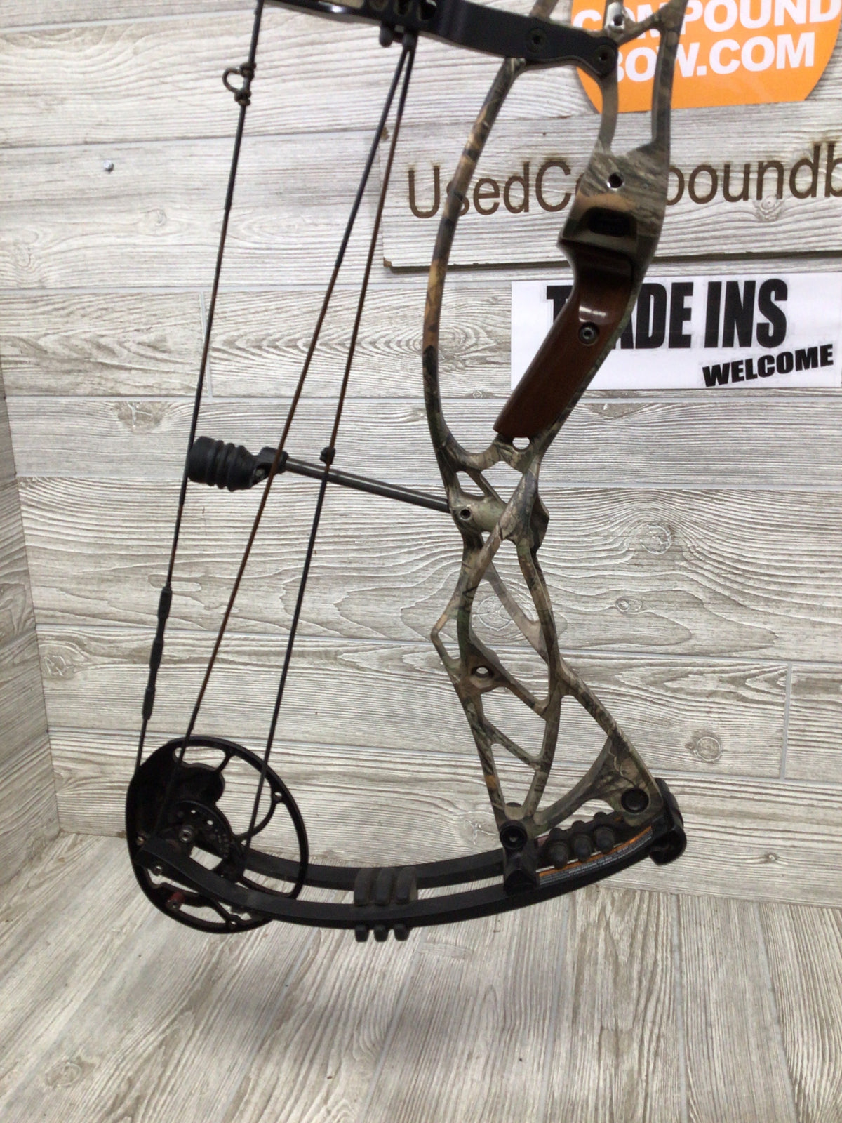 Used Hoyt Defiant 30 Right Handed 60-70# 28-30"