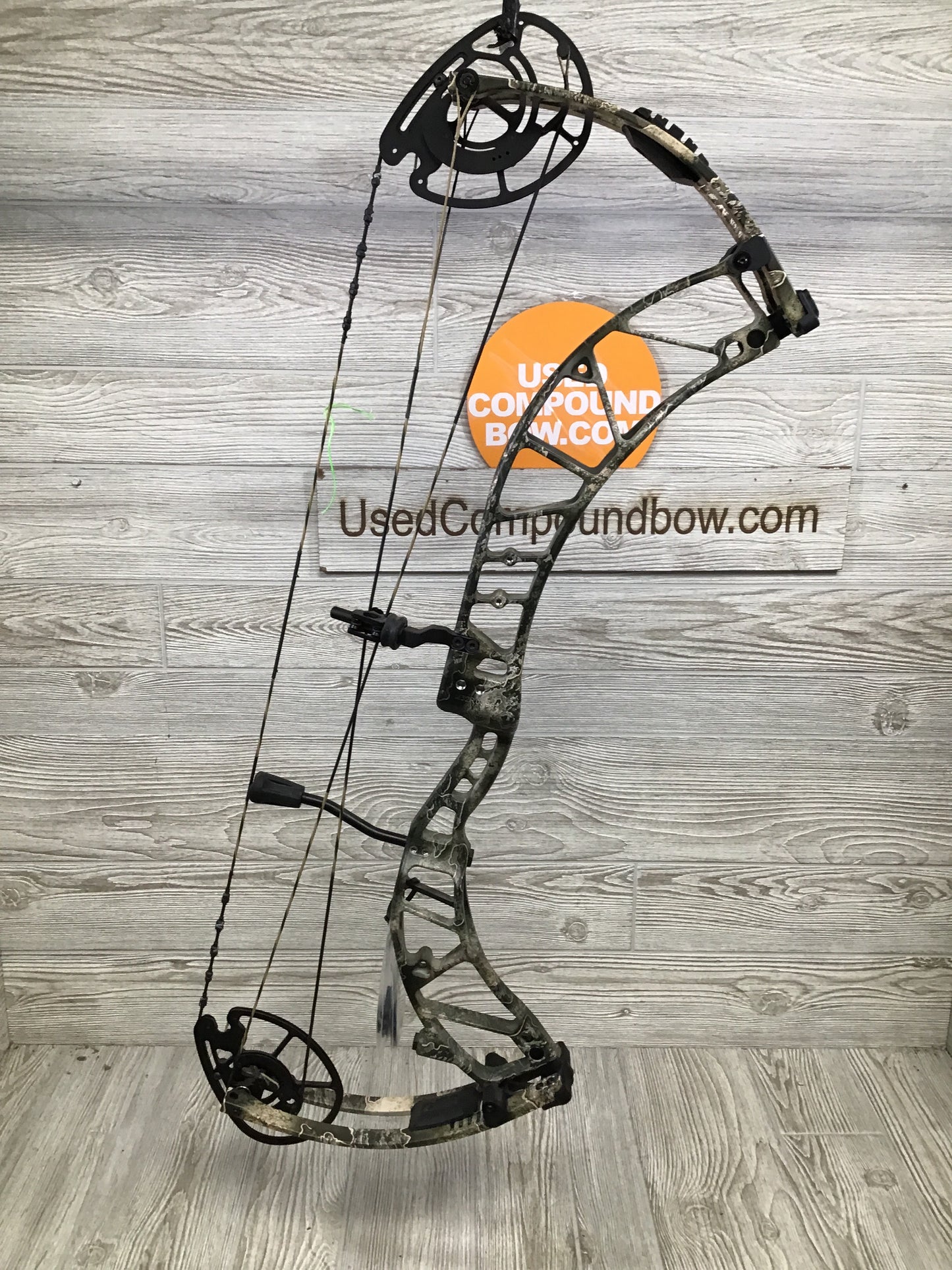 Xpedition MX-32 60-70# Right Handed realtree escape Camo unshot