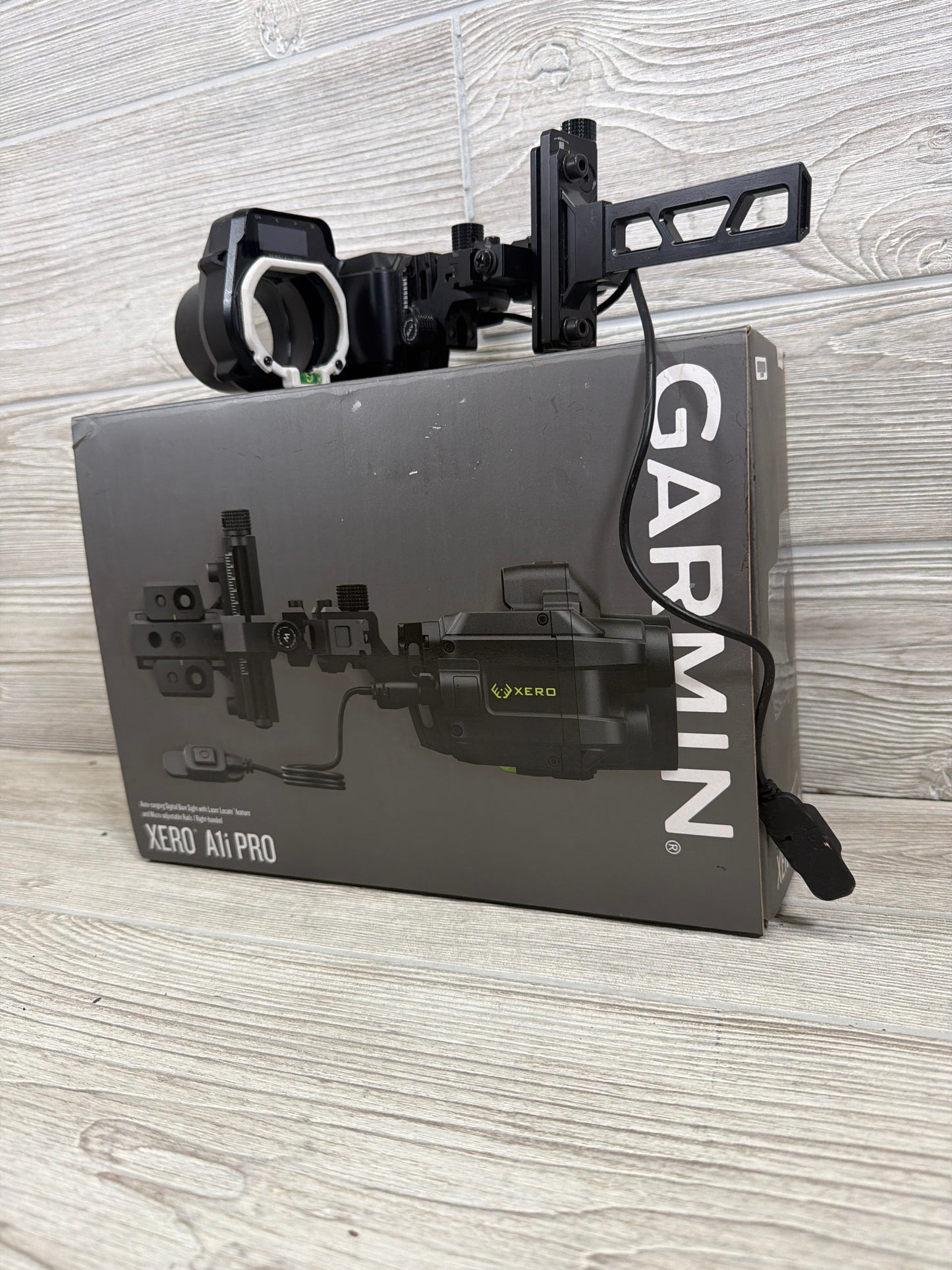 Garmin Xero A1i Pro Digital Bow Sight RH Bridgelock & Side Mount