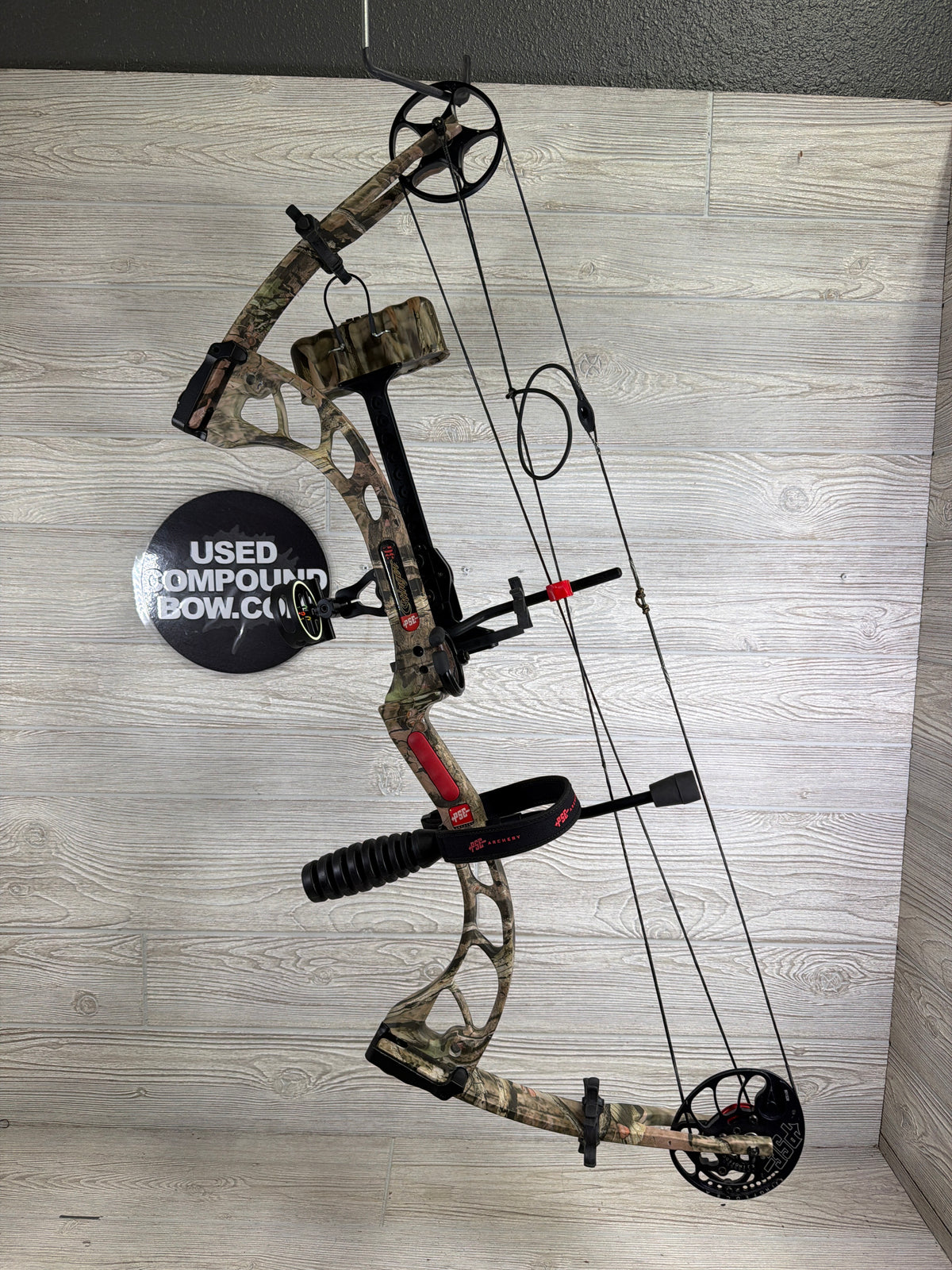Used PSE Stinger 3G 29.5" 70lb Right Hand Bow Pkg