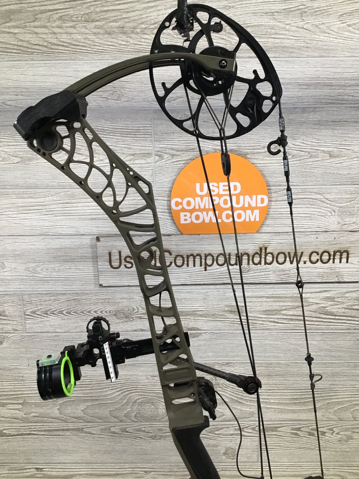 Used Mathews Phase 4 33 Green Ambush 27.5/70# Package