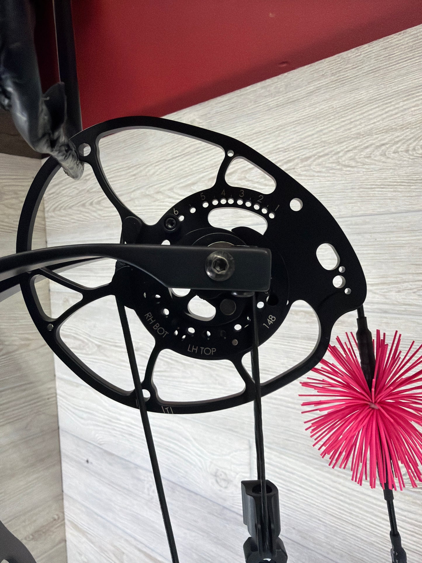 Darton Sequel 31 ST2 30" 70lb LH Gray bow only