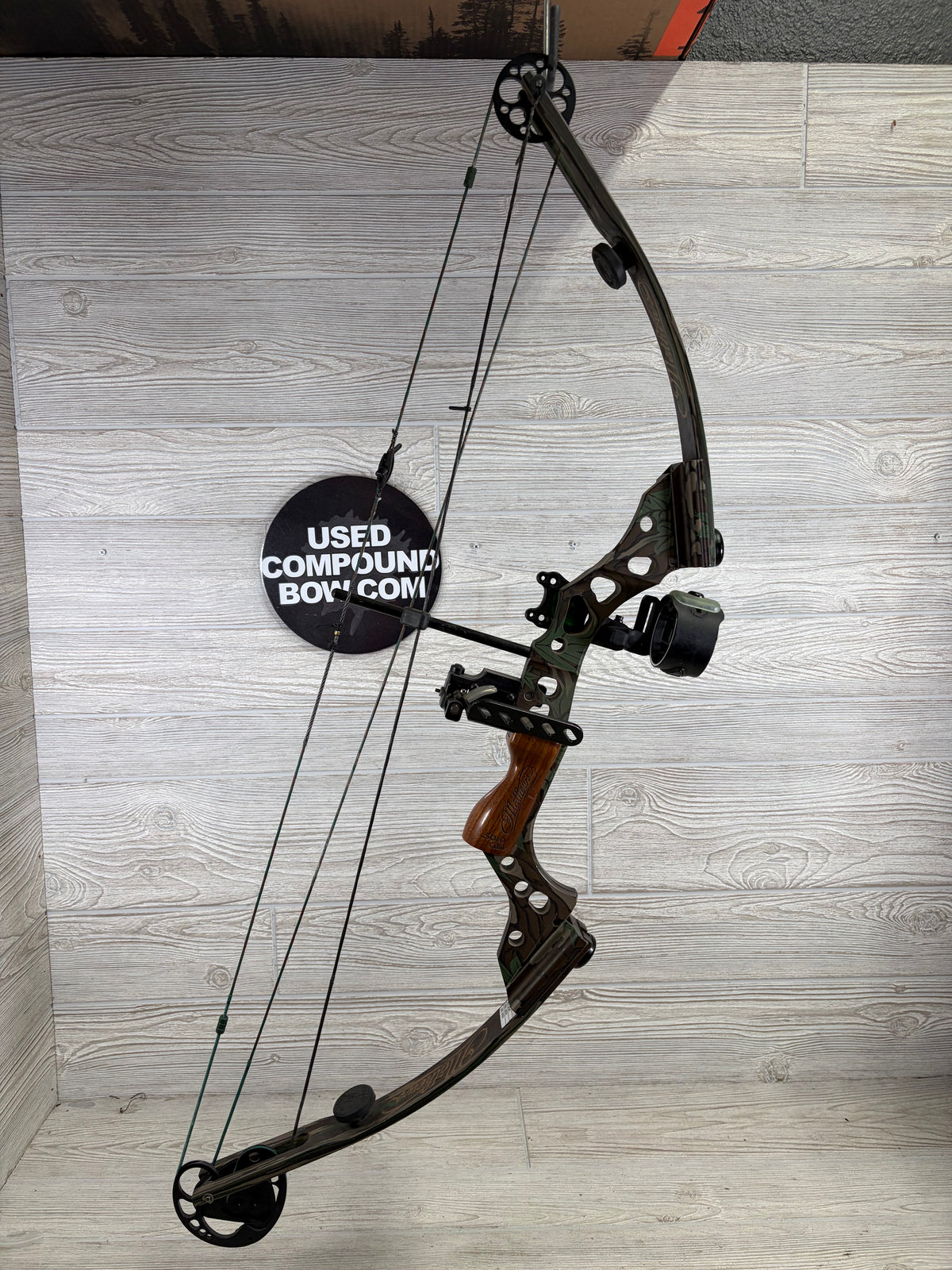 Used Mathews Solo Cam Z-Light Left Handed 60-70lb 26" Draw