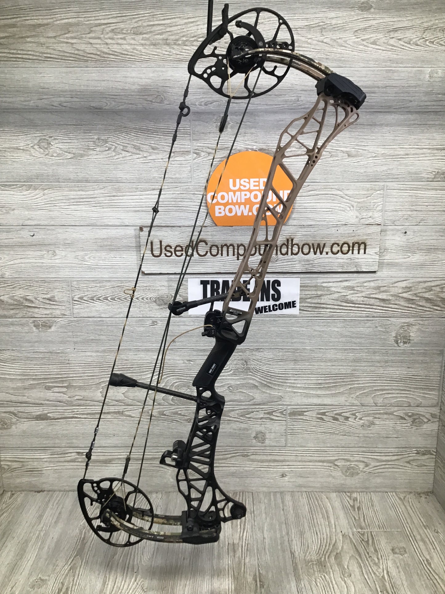 Used Mathews Lift X 33 Earth Fade W/ Subalpine limbs Right Hand 28/70