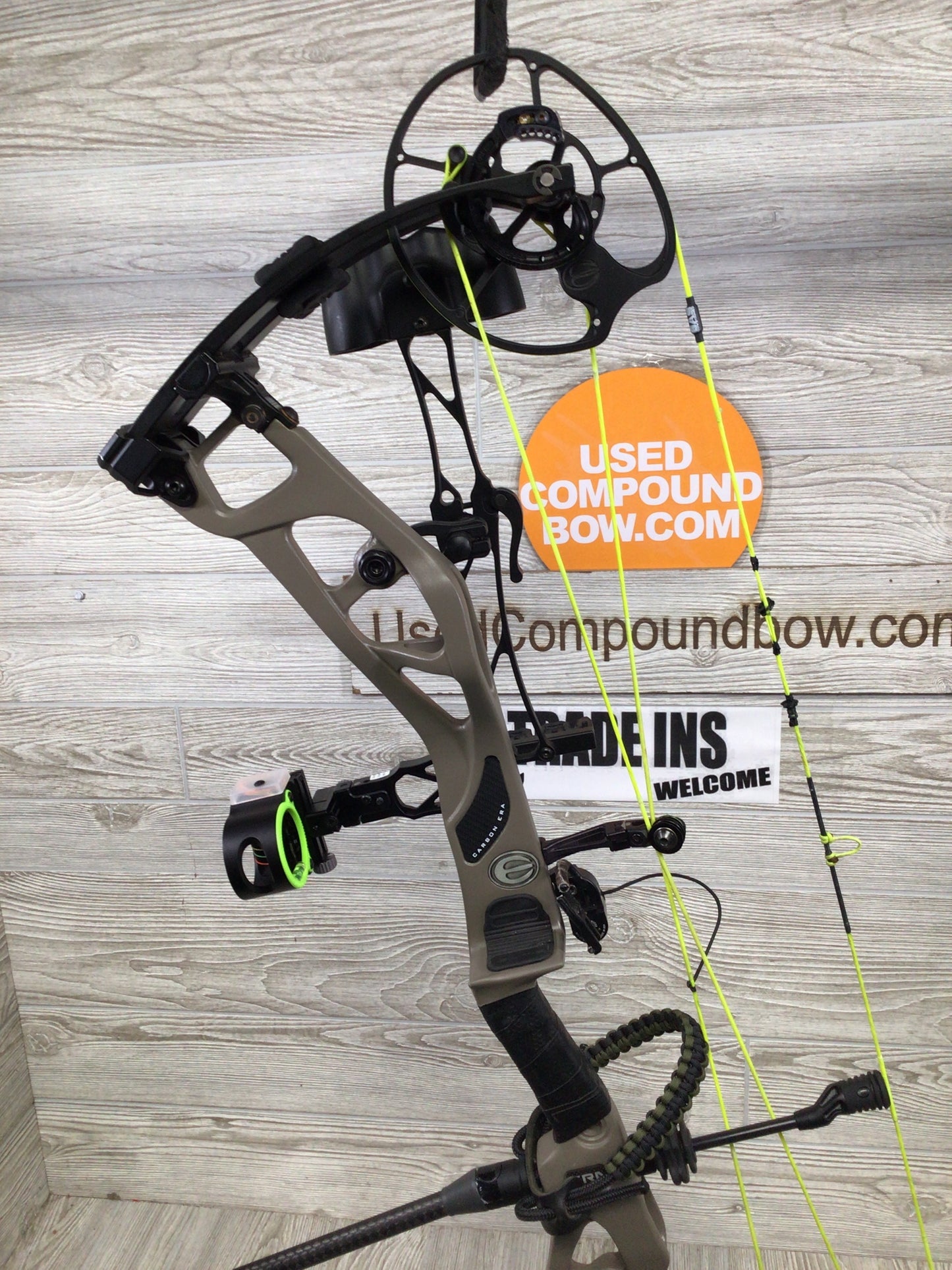 Use Elite Carbon Era Right Handed 65lb Sienna Brown Bow Package