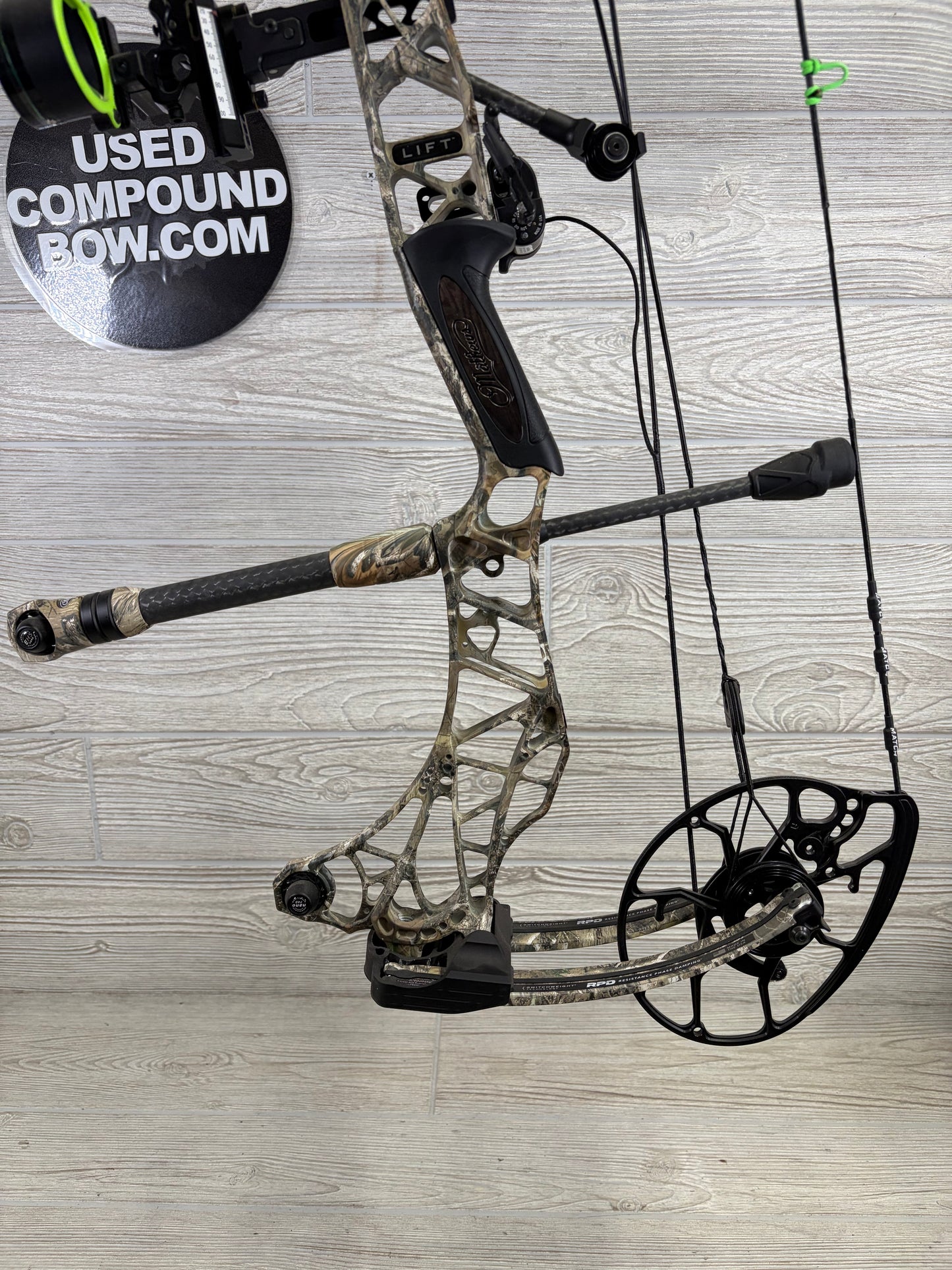 Used Mathews Lift 29.5 RH Realtree Edge Bow Package