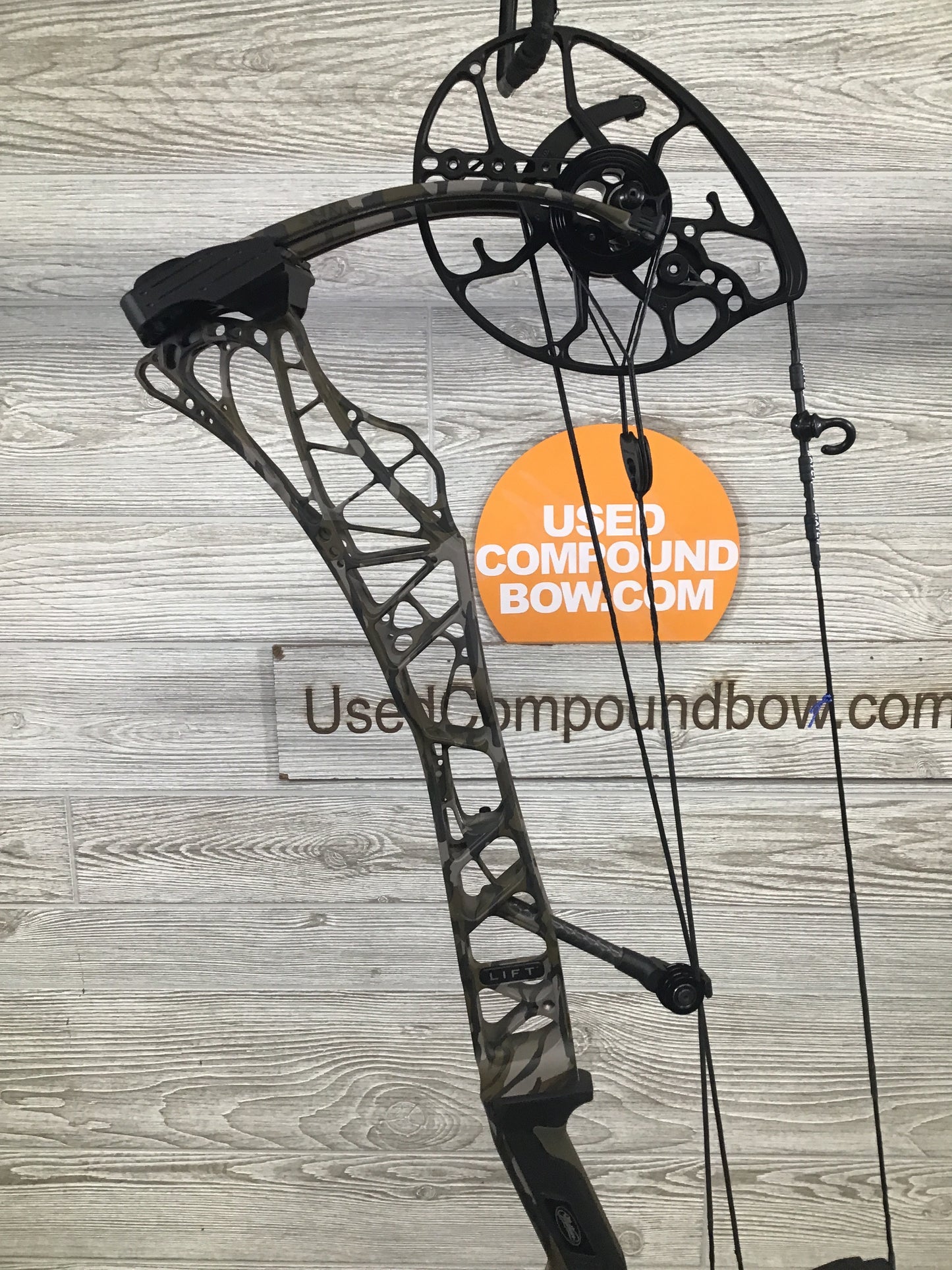 Used Mathews Lift X 29.5 Right Hand Bottomlands 26.5/60#