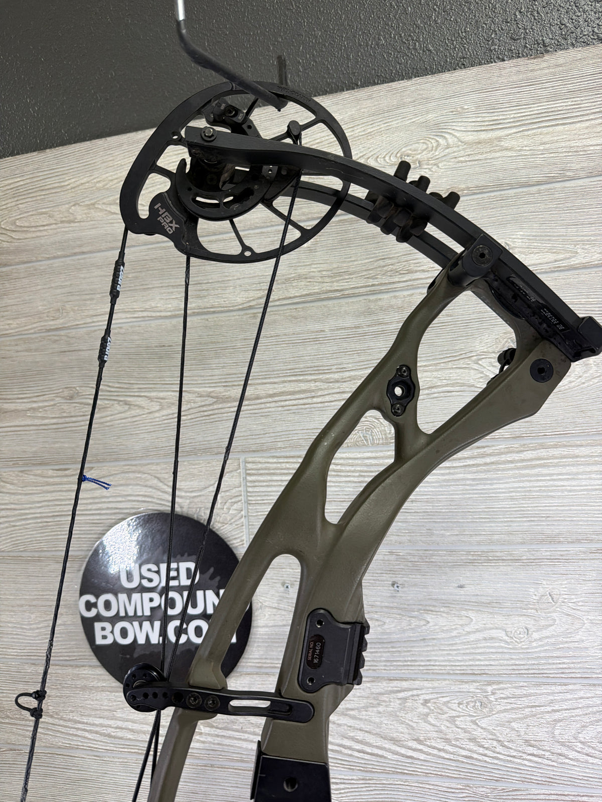 Used Hoyt RX-7 Right Hand 60-70# Wilderness 29"