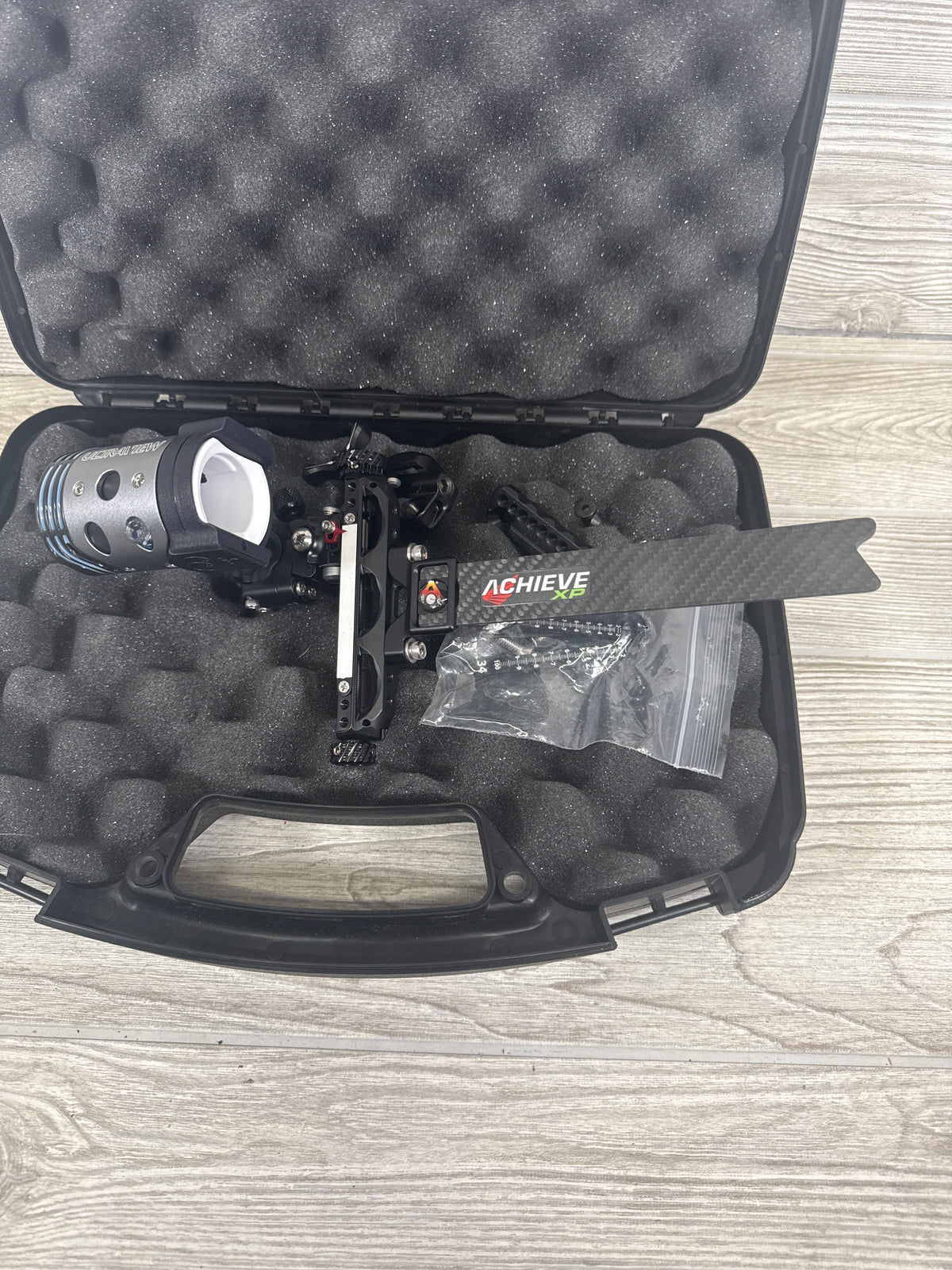 Used Axcel Achieve XP Variable range 2.0 Right Handed Carbon Bar 6" with uv scope