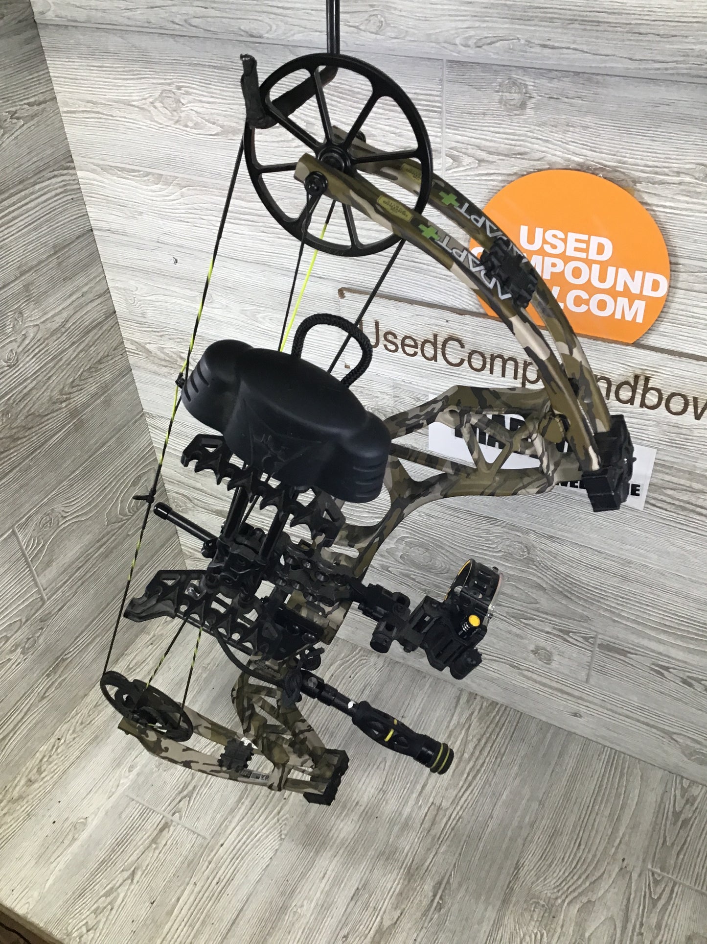 Used Bear Adapt Plus THP Package Right Handed Mossy Oak bottomlands 55-70#