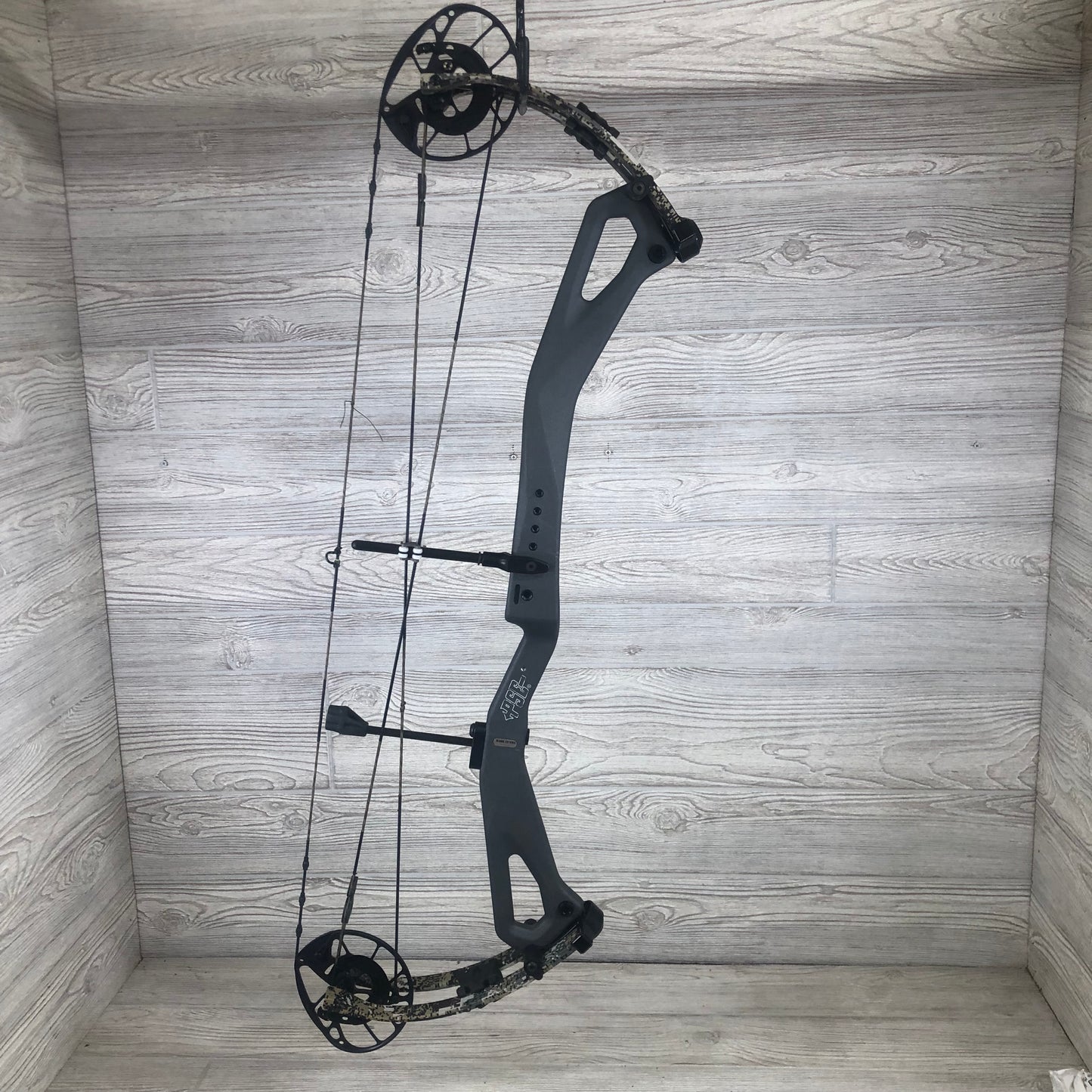 PSE Mach 34 EC2 Cam Right Hand charcoal riser, 70# el2 limbs and 80# FL limbs