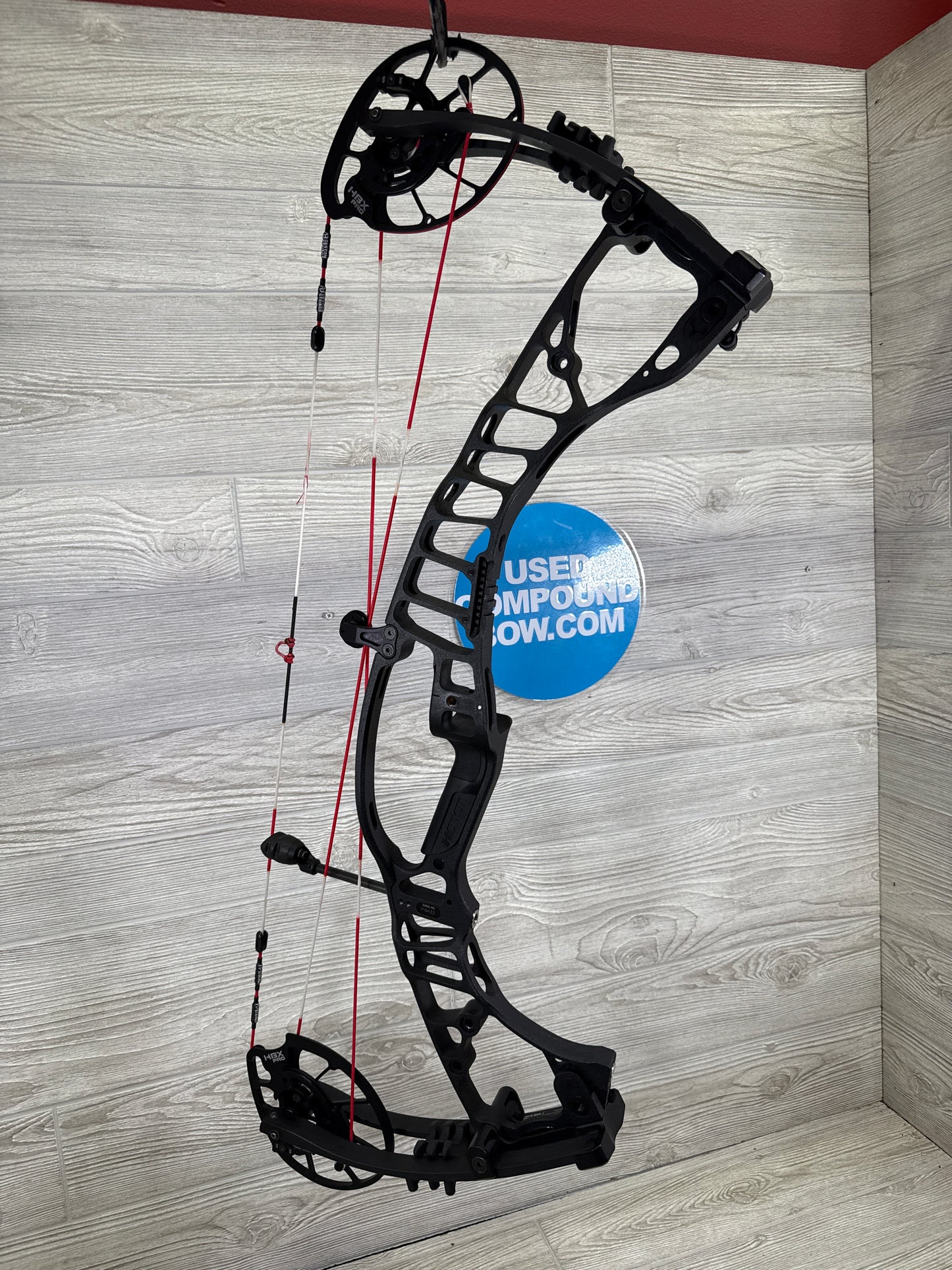 Hoyt VTM 31 Right Hand Black 60-70lbs 28"