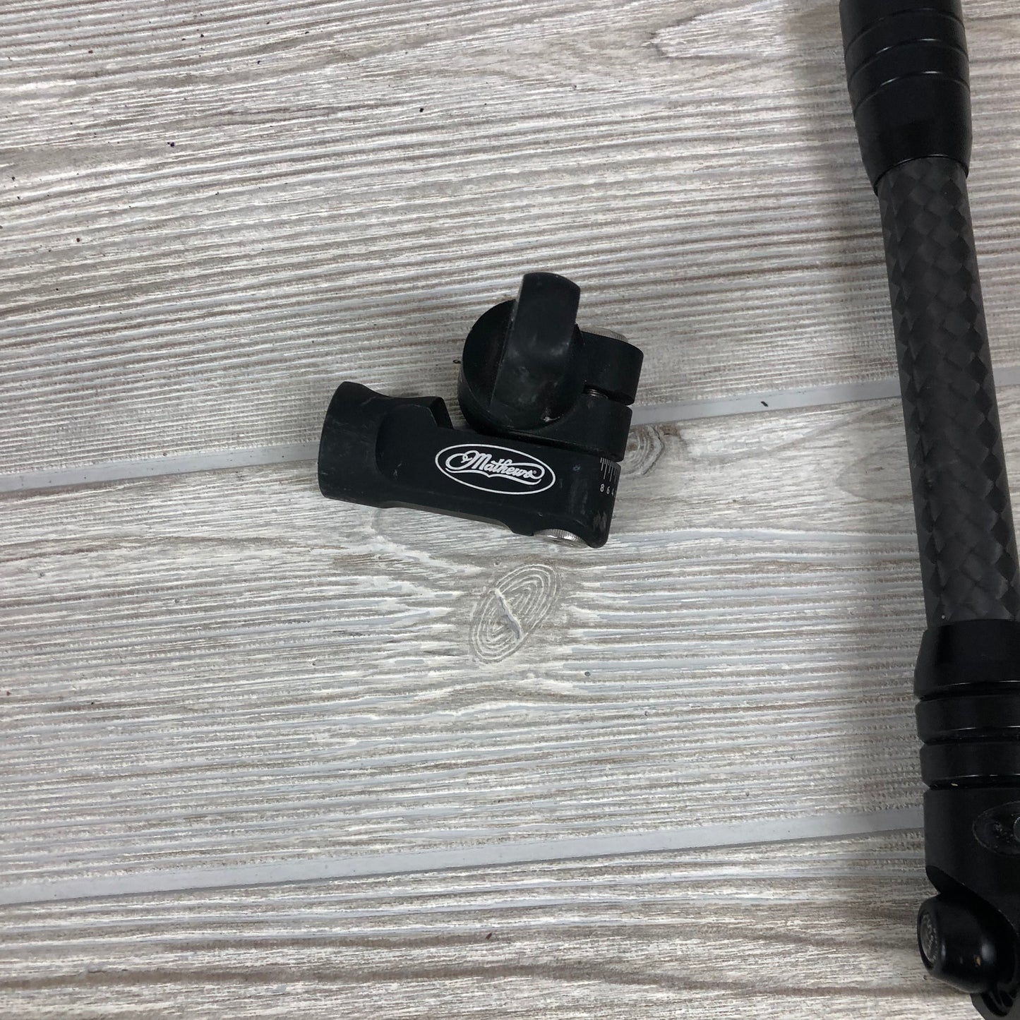 Mathews Flatline Stabilizer 8" black with mathews adjustable V-bar