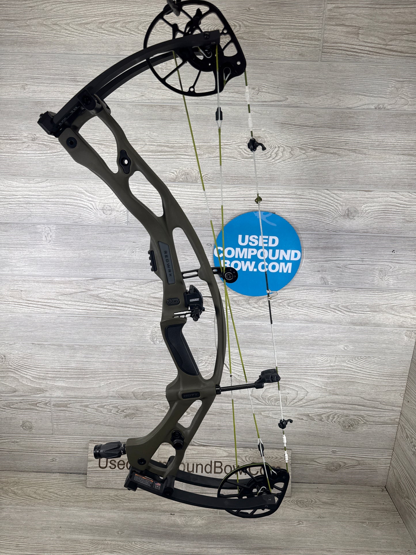 Hoyt RX-10 RH Wilderness with Black topo limbs w/mx2 rest 60-70lbs