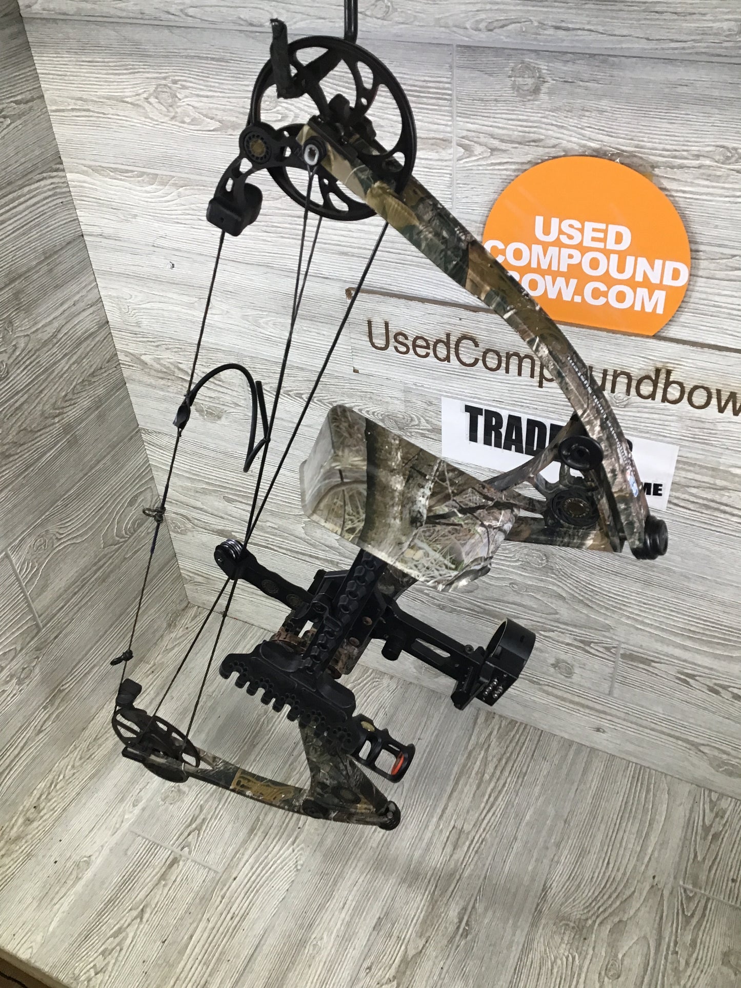 Used Mathews Drenalin 29" RH 60-70# PKG